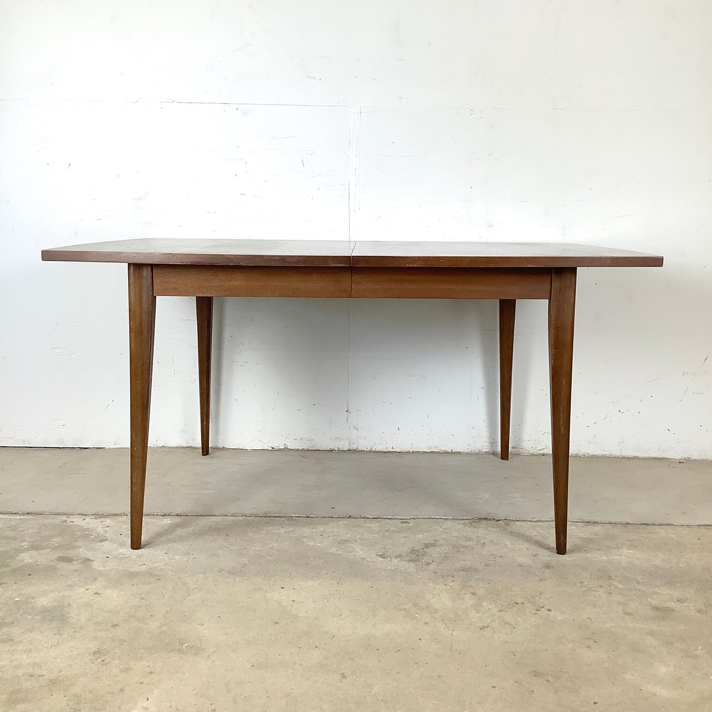 Mid-Century Dining Table With Leaves- Broyhill Saga