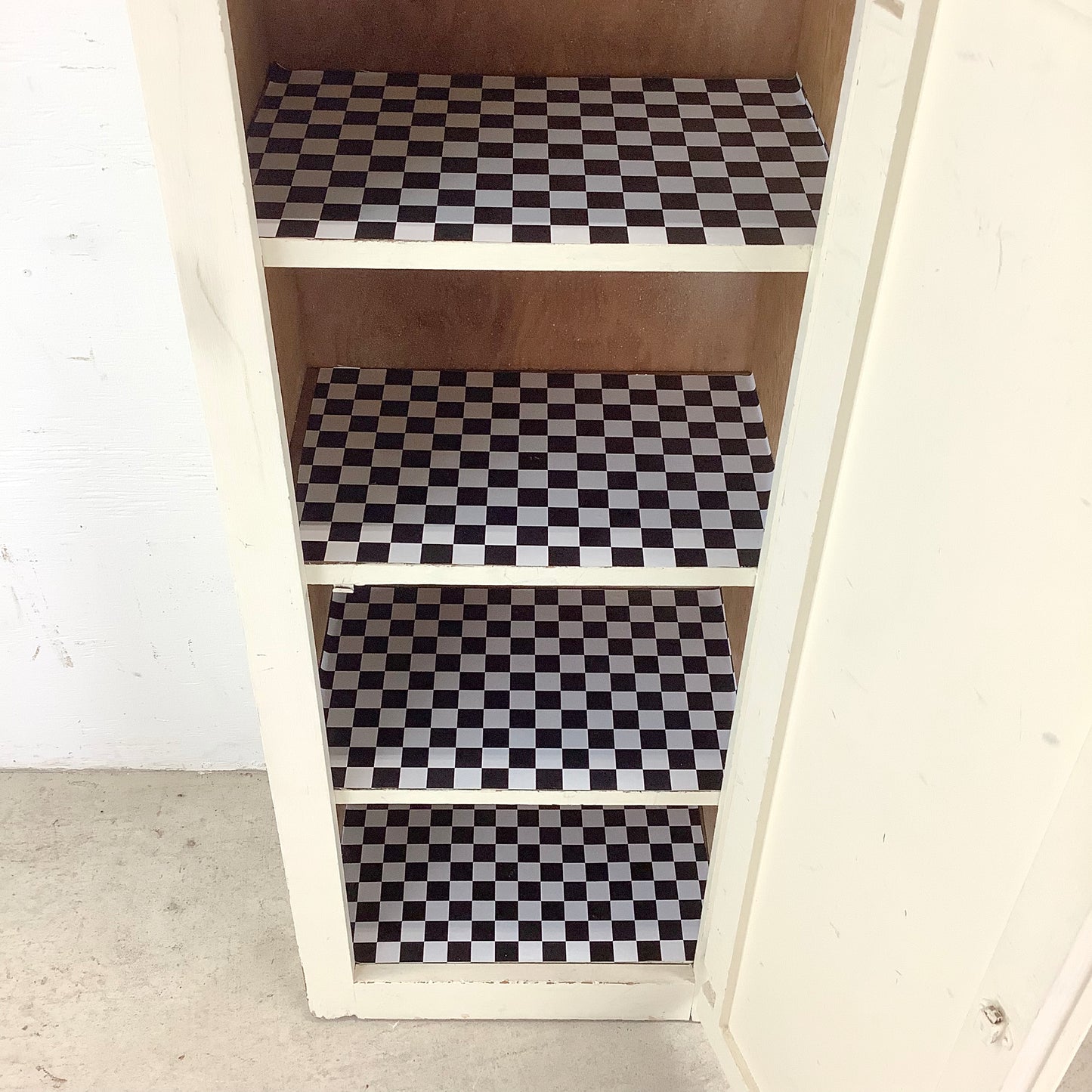 Antique Linen Cabinet With Shelves