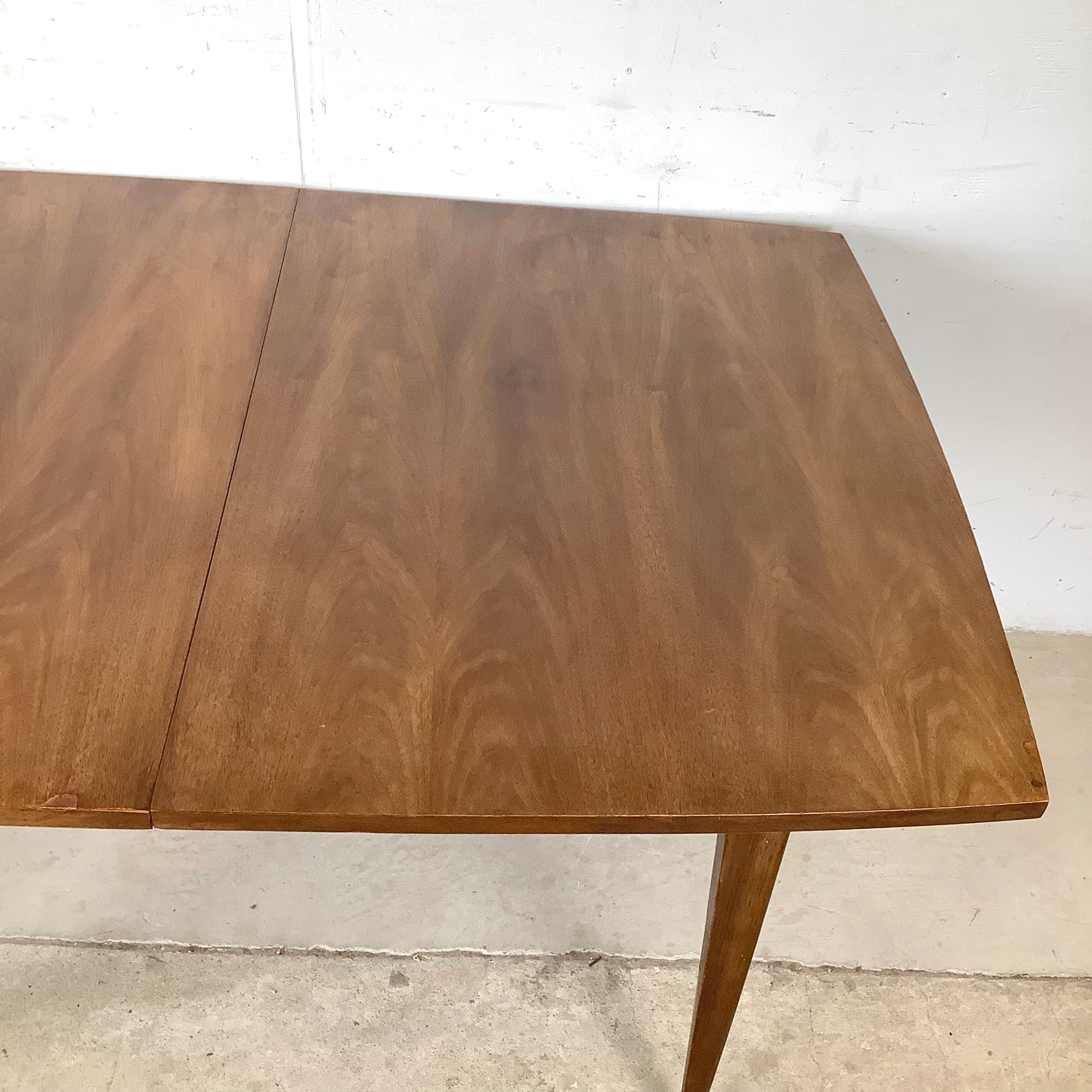 Mid-Century Dining Table With Leaves- Broyhill Saga