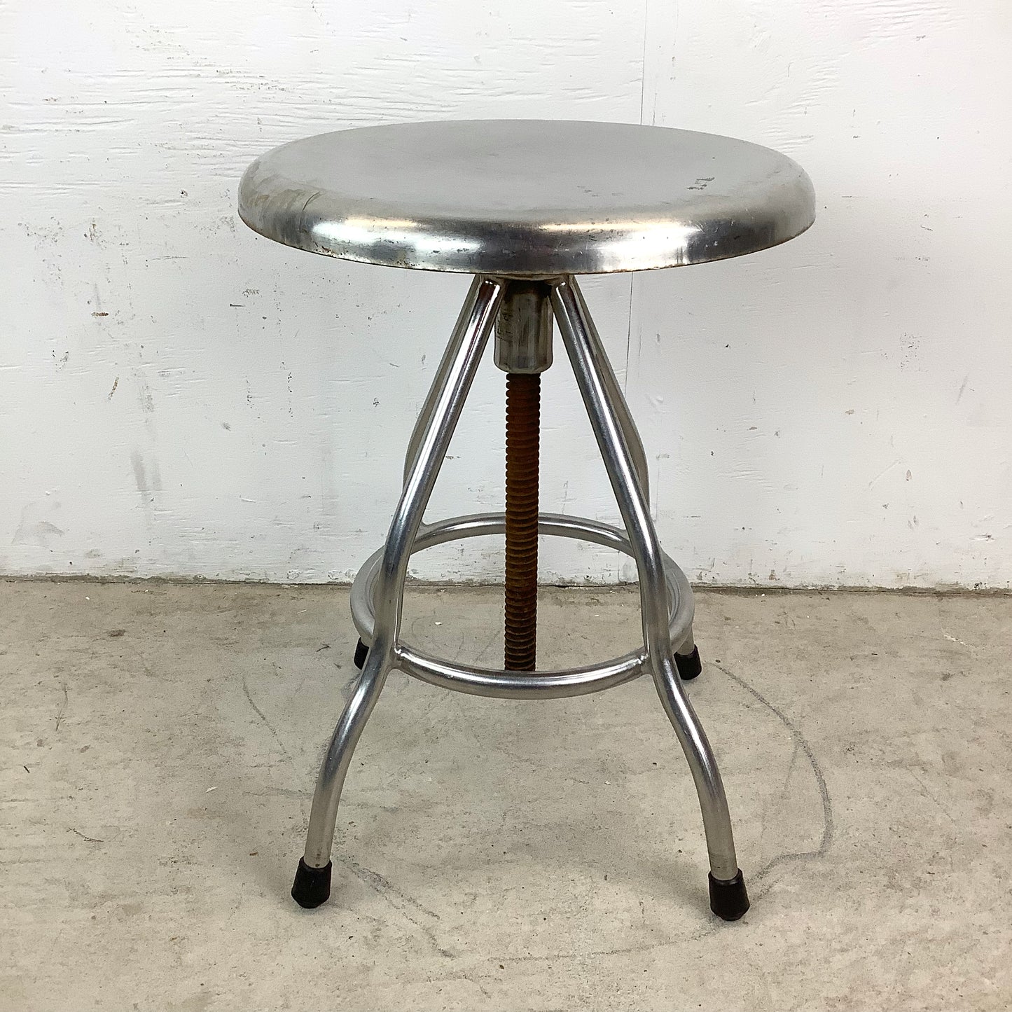 Industrial Modern Shop Stool With Adjustable Height