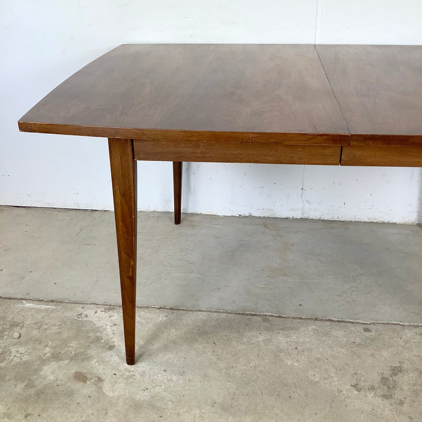 Mid-Century Dining Table With Leaves- Broyhill Saga