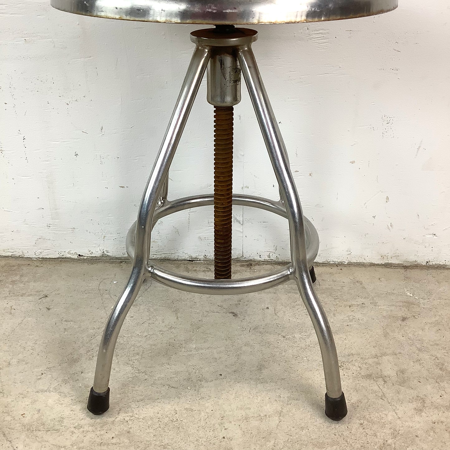 Industrial Modern Shop Stool With Adjustable Height