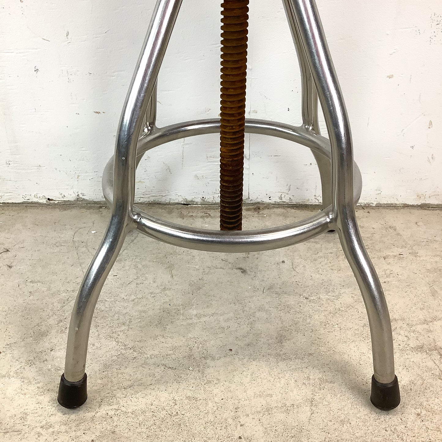 Industrial Modern Shop Stool With Adjustable Height