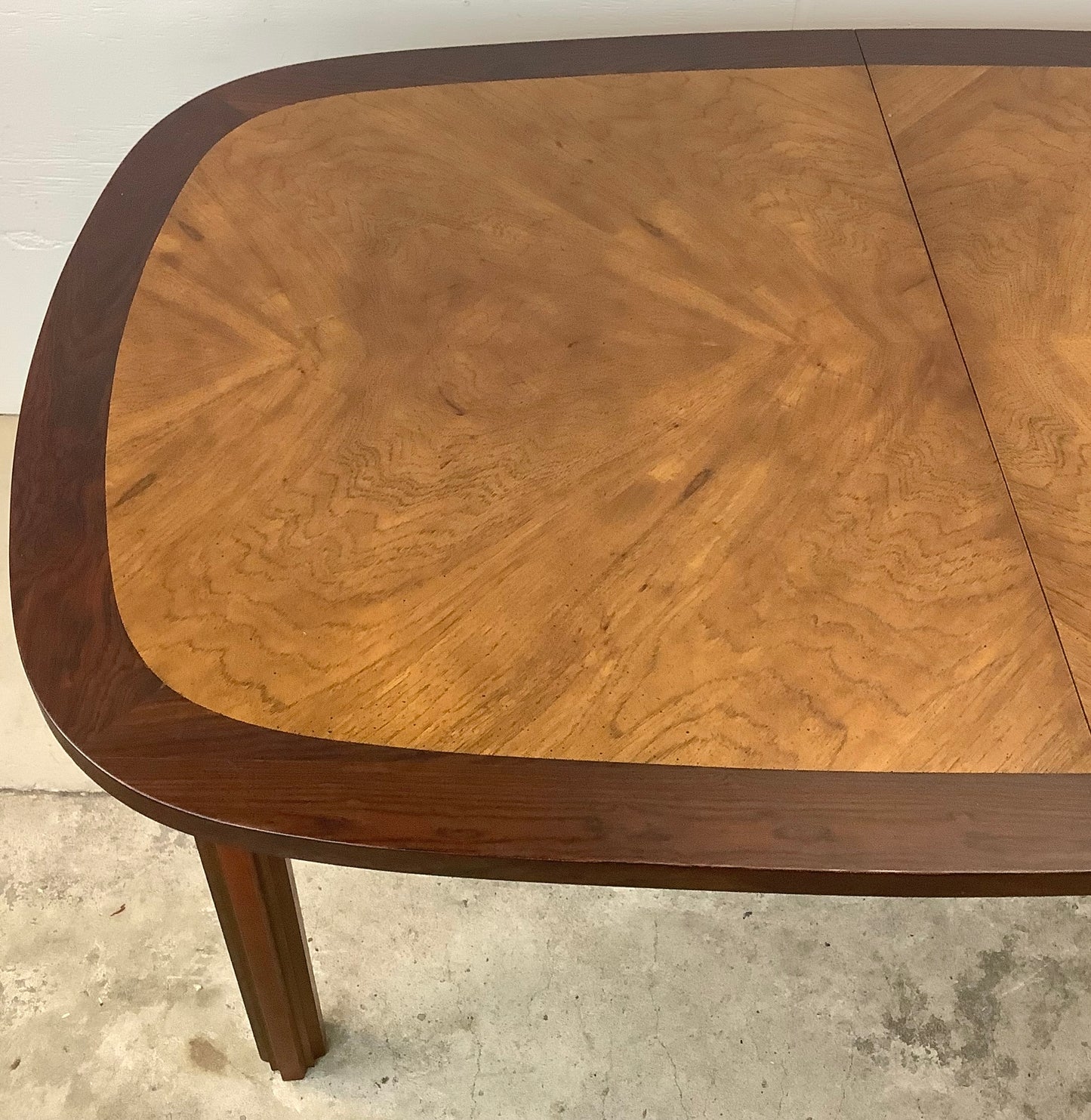 Vintage “tower suite” Oval Dining Table With Two Leaves by Lane