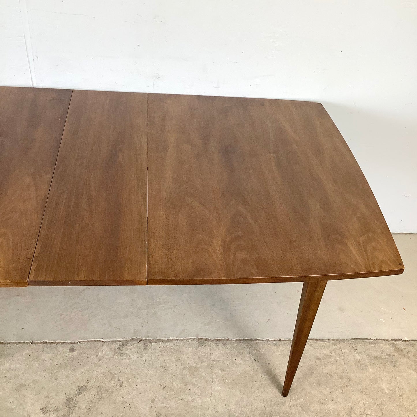 Mid-Century Dining Table With Leaves- Broyhill Saga