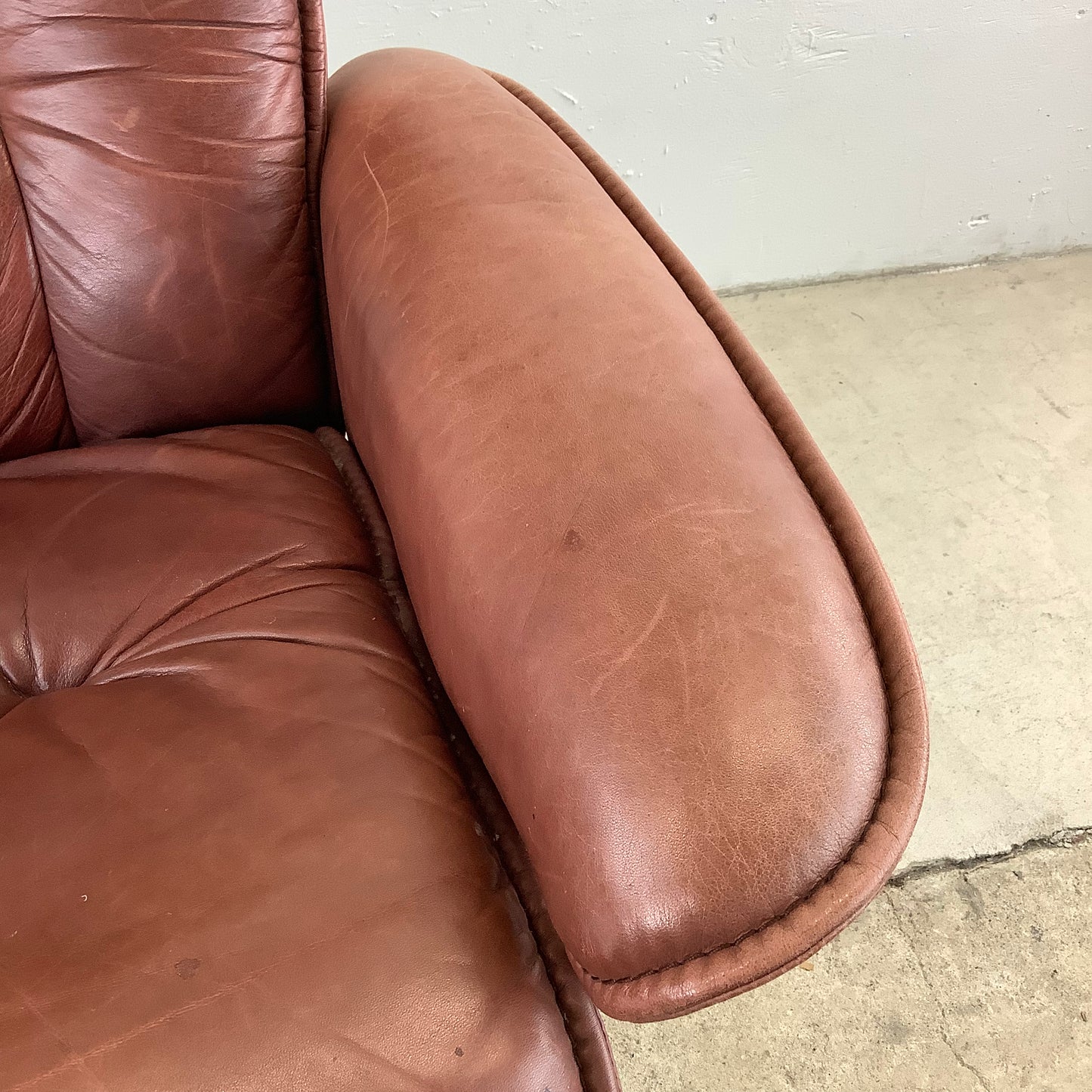 Vintage Ekornes Stressless Admiral Maroon Leather Recliner With Ottoman