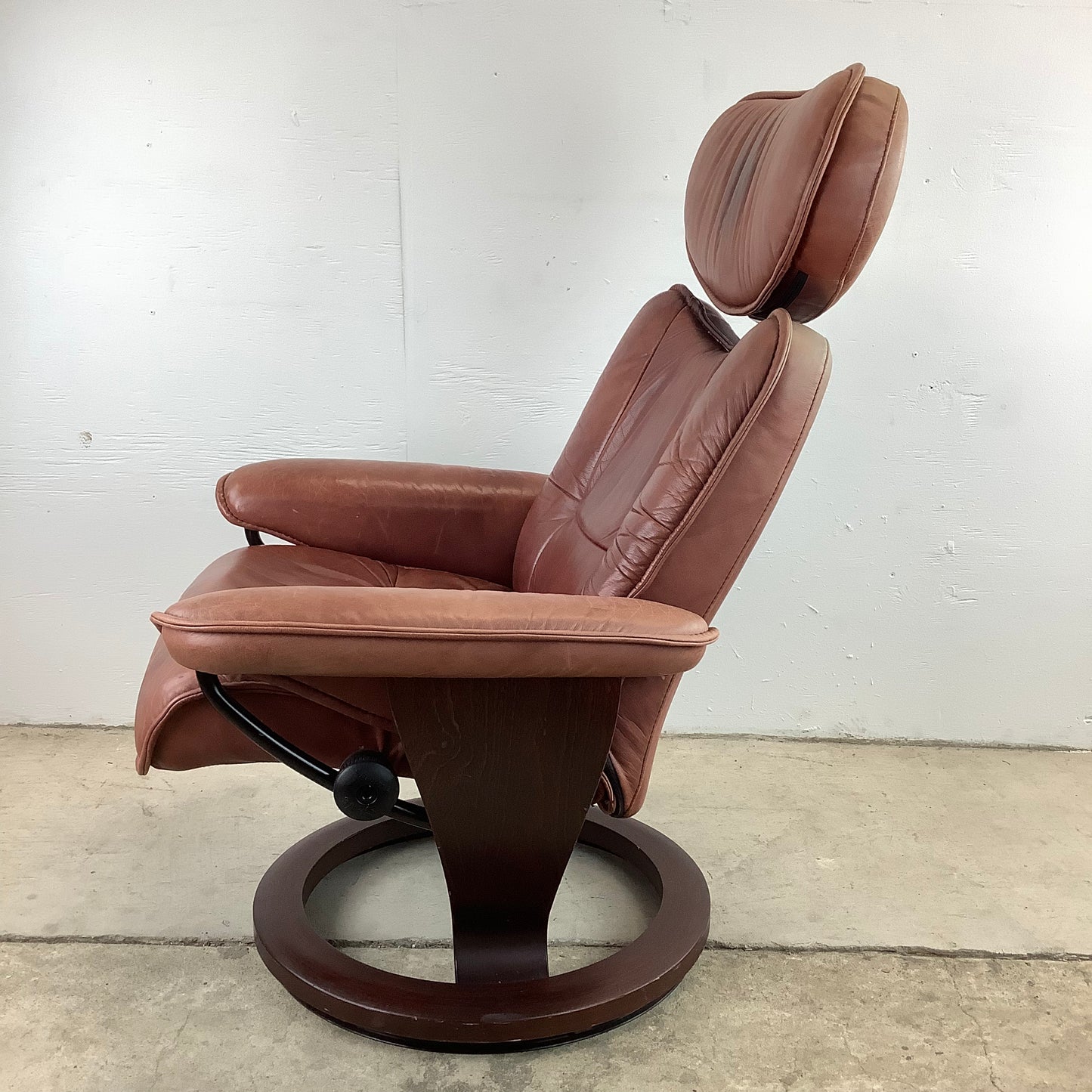 Vintage Ekornes Stressless Admiral Maroon Leather Recliner With Ottoman