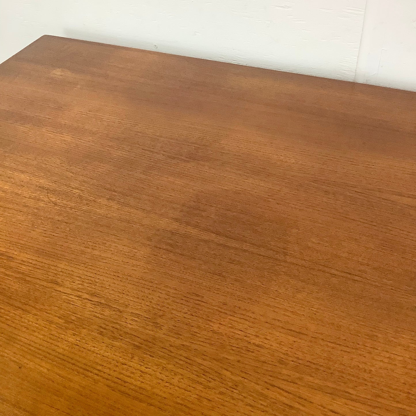 Scandinavian Modern Teak Dining Table w/leaves