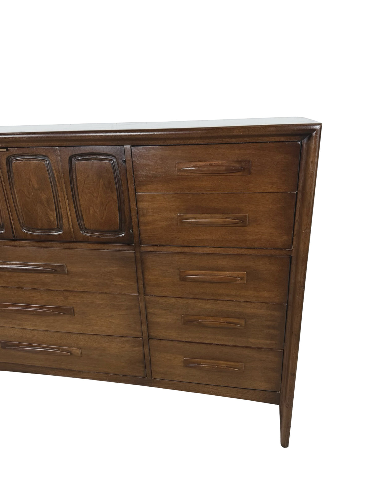 Broyhill Emphasis Mid-Century Modern Gentleman’s Chest — Eight-Drawer Dresser