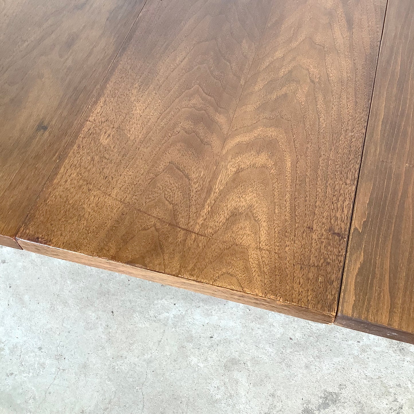 Mid-Century Dining Table With Leaves- Broyhill Saga