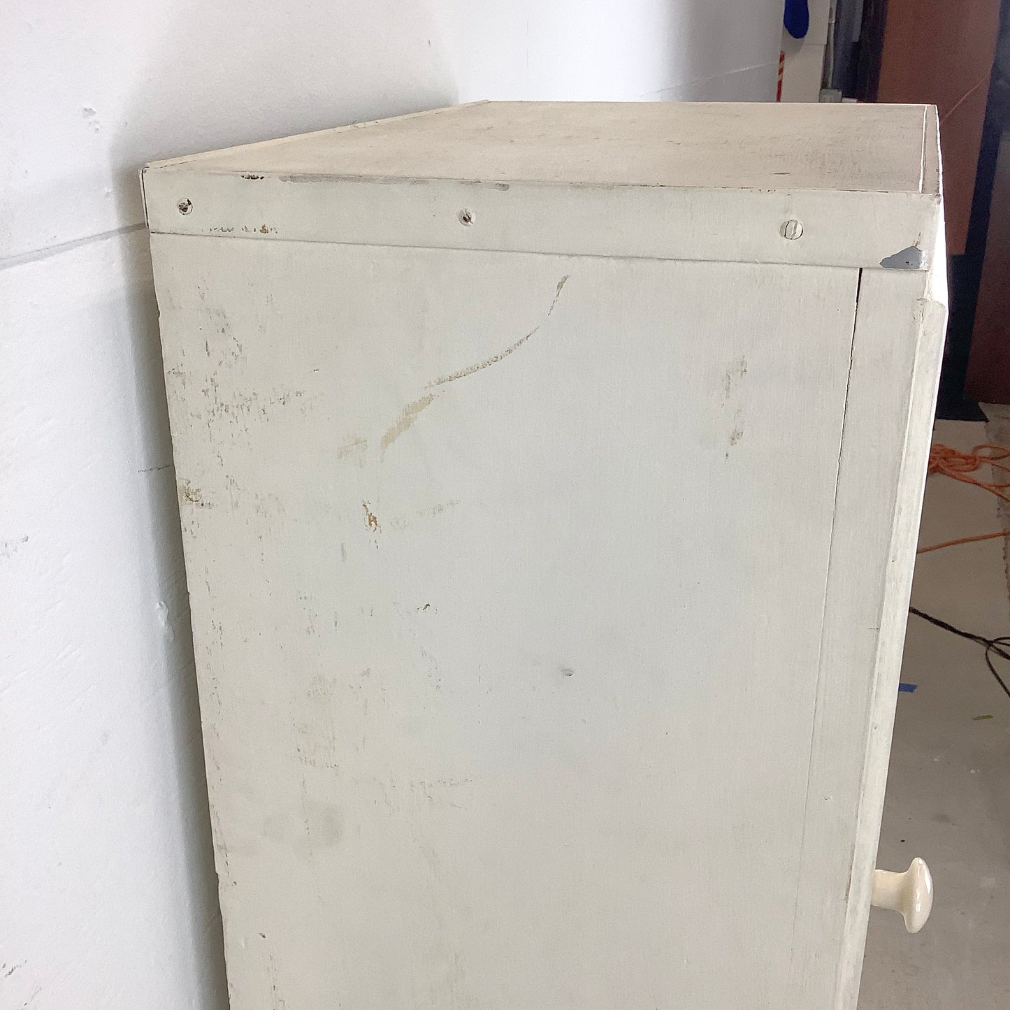 Antique Linen Cabinet With Shelves