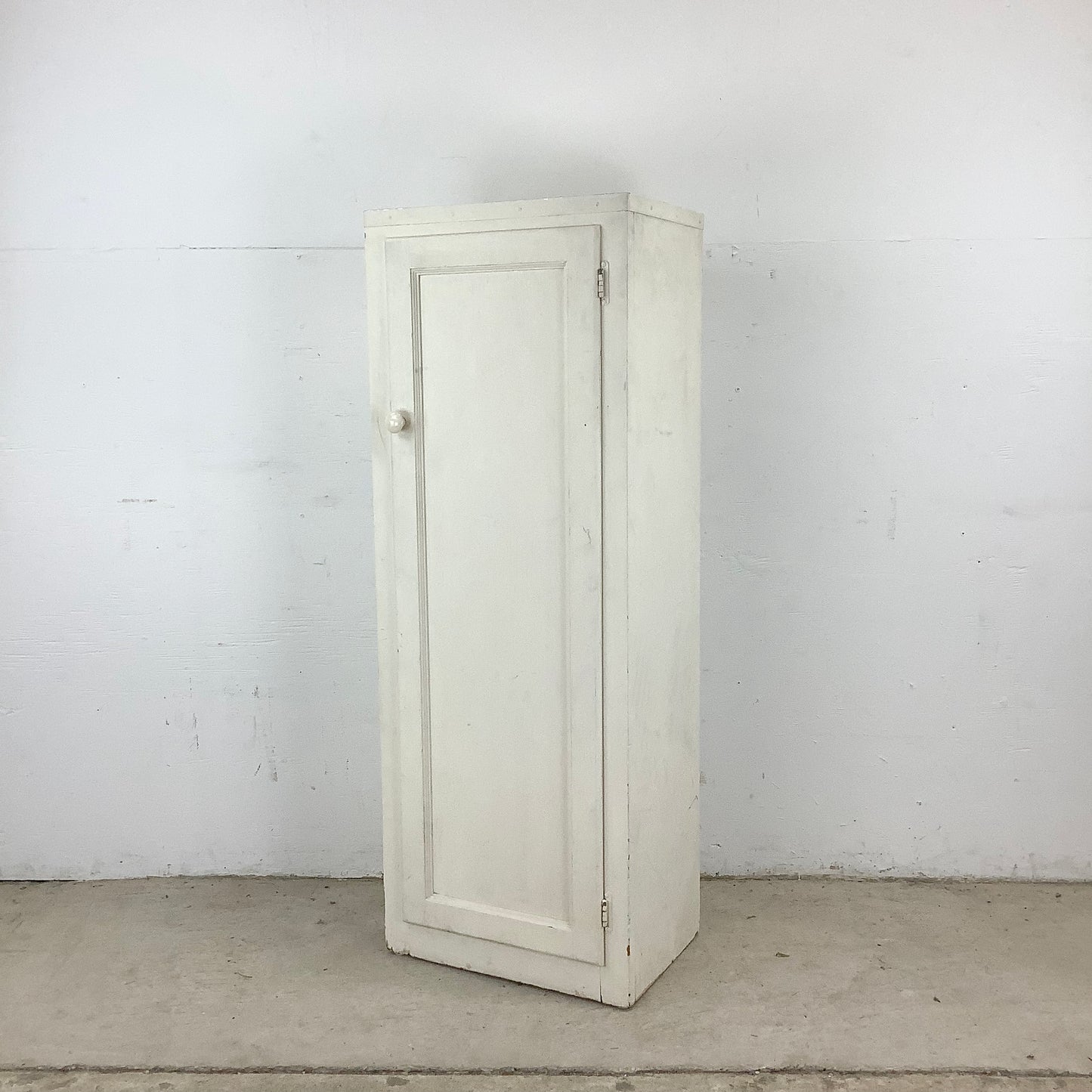 Antique Linen Cabinet With Shelves