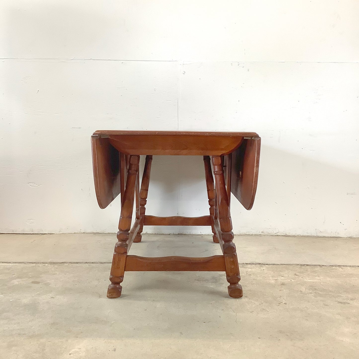 Cushman Colonial Creations Maple Dining Table — Classic American Craftsmanship