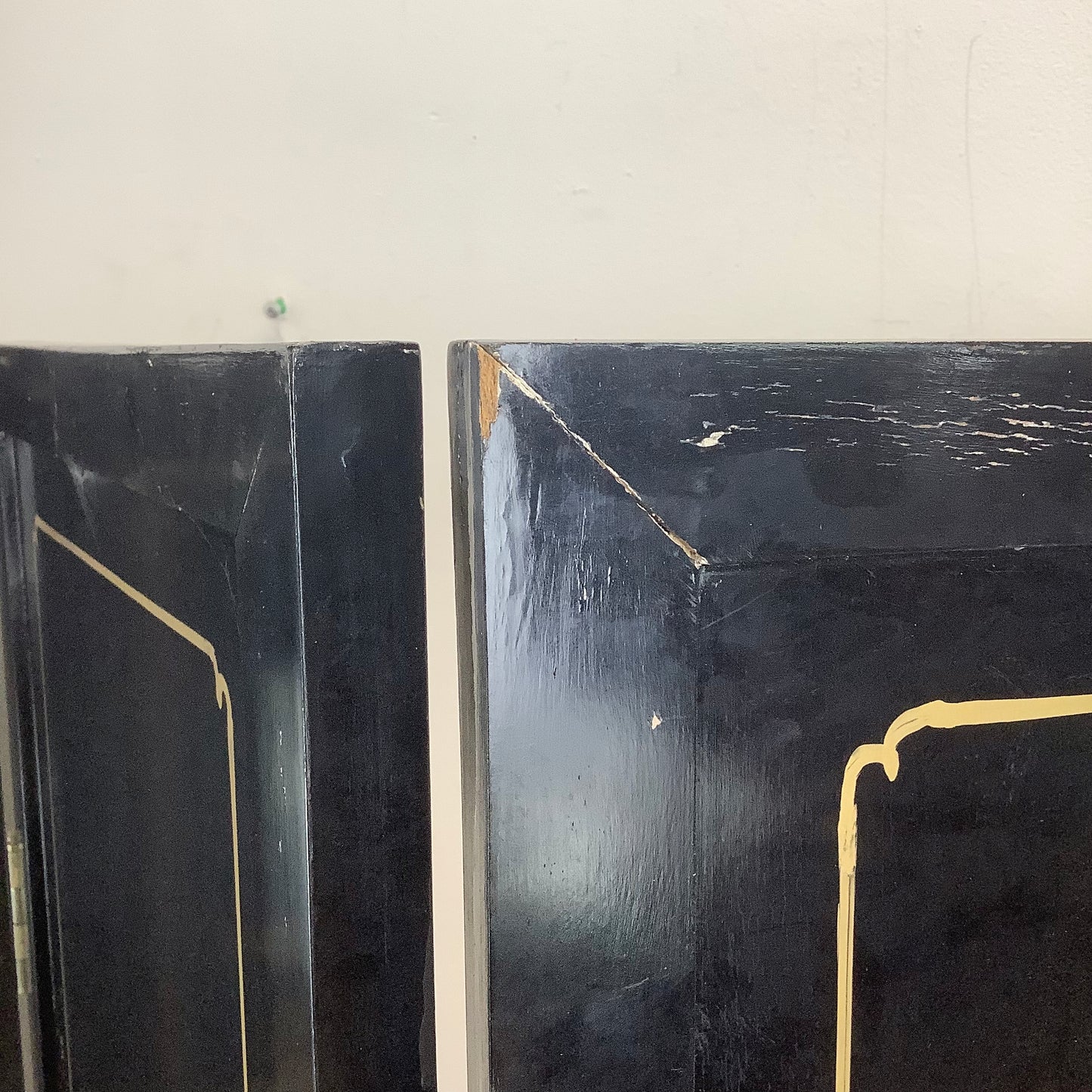 Vintage Hand-Painted Chinoiserie Lacquer Folding Screen
