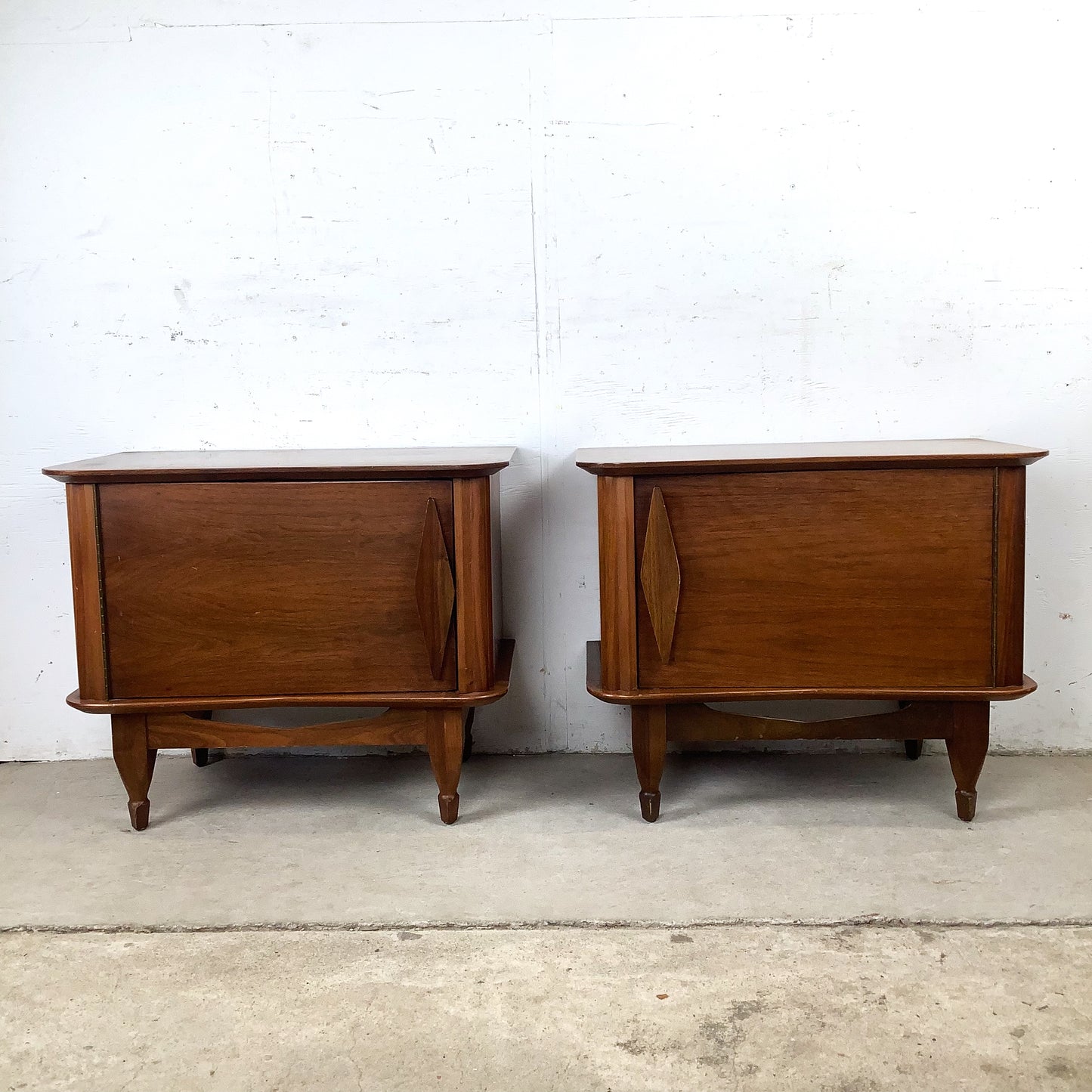 Vintage Mid-Century Walnut Nightstands with Sculpted Door Pulls – Pair