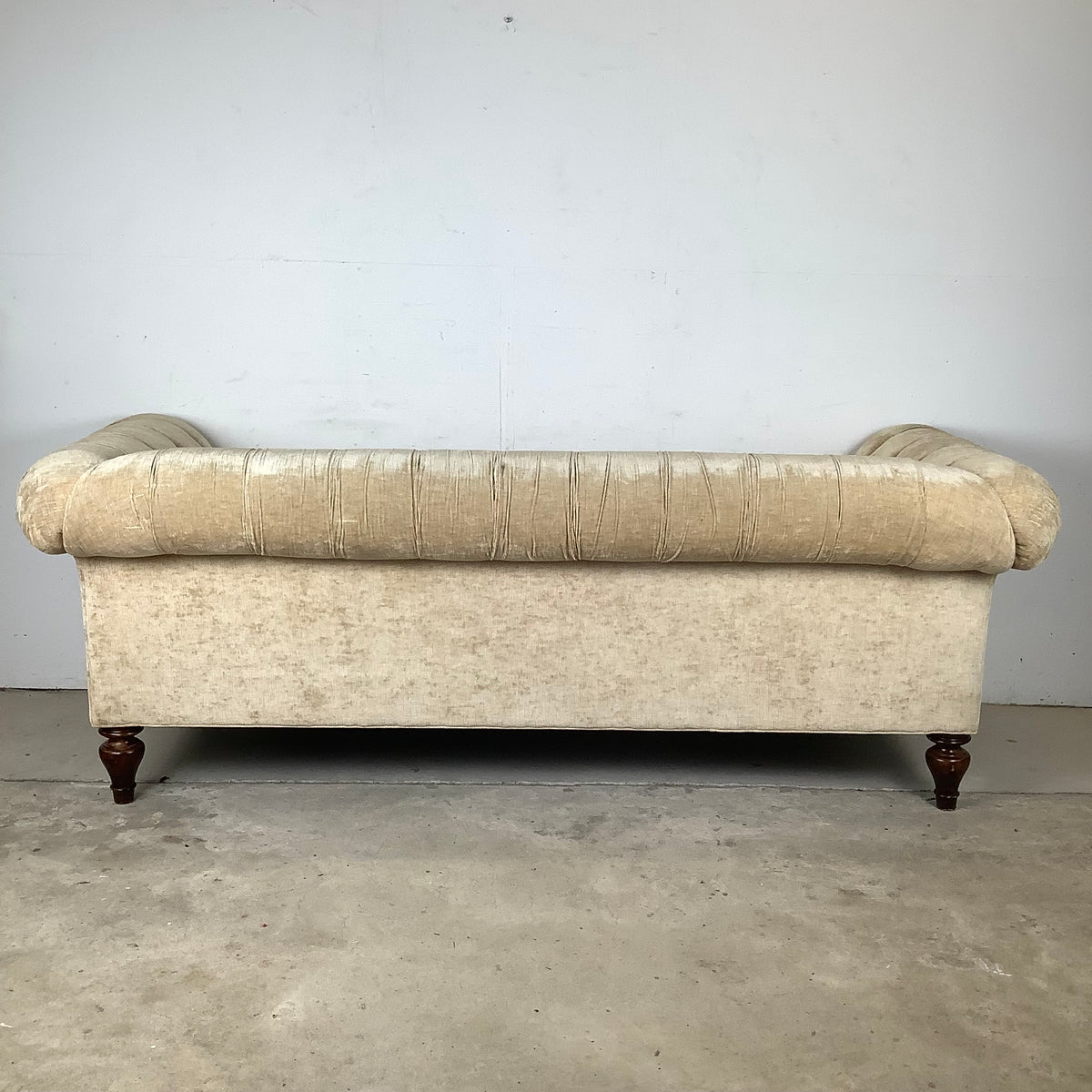 Contemporary Modern Chesterfield Sofa