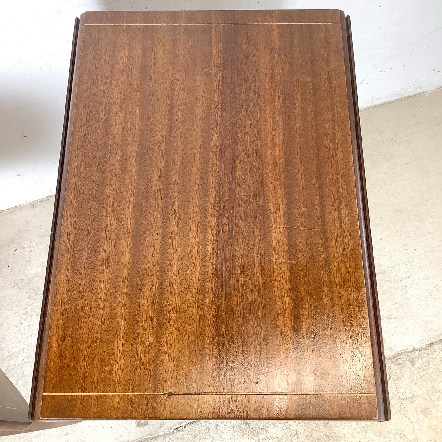 Pair of Federal Style Drop-Leaf Pembroke Side Tables
