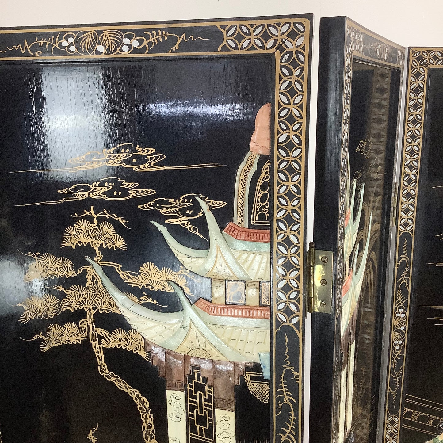 Vintage Hand-Painted Chinoiserie Lacquer Folding Screen