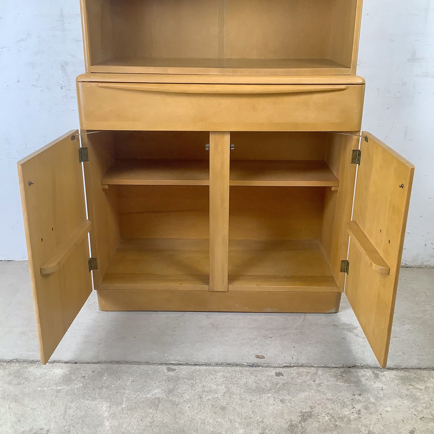 Heywood-Wakefield Wheat Display Hutch