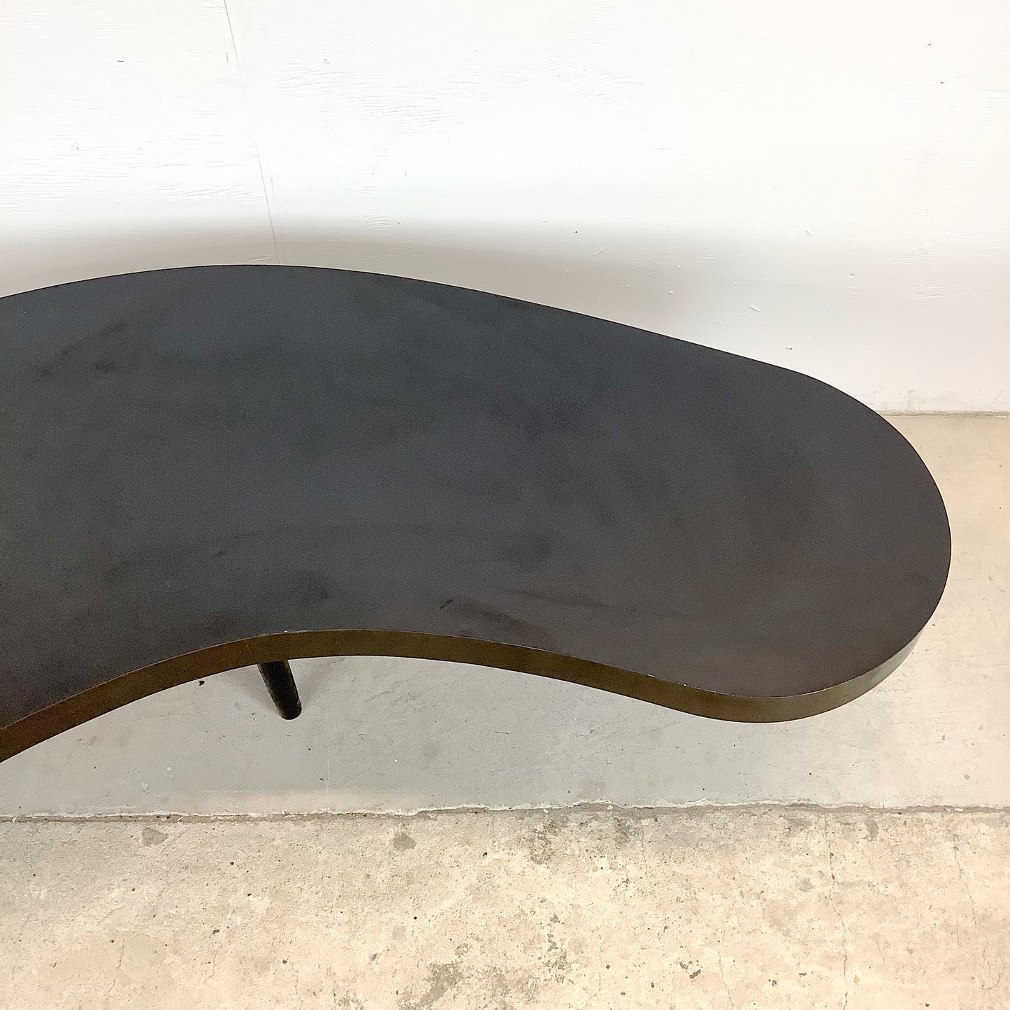 Atomic Modern Sculptural Coffee Table with Kidney-Shaped Form