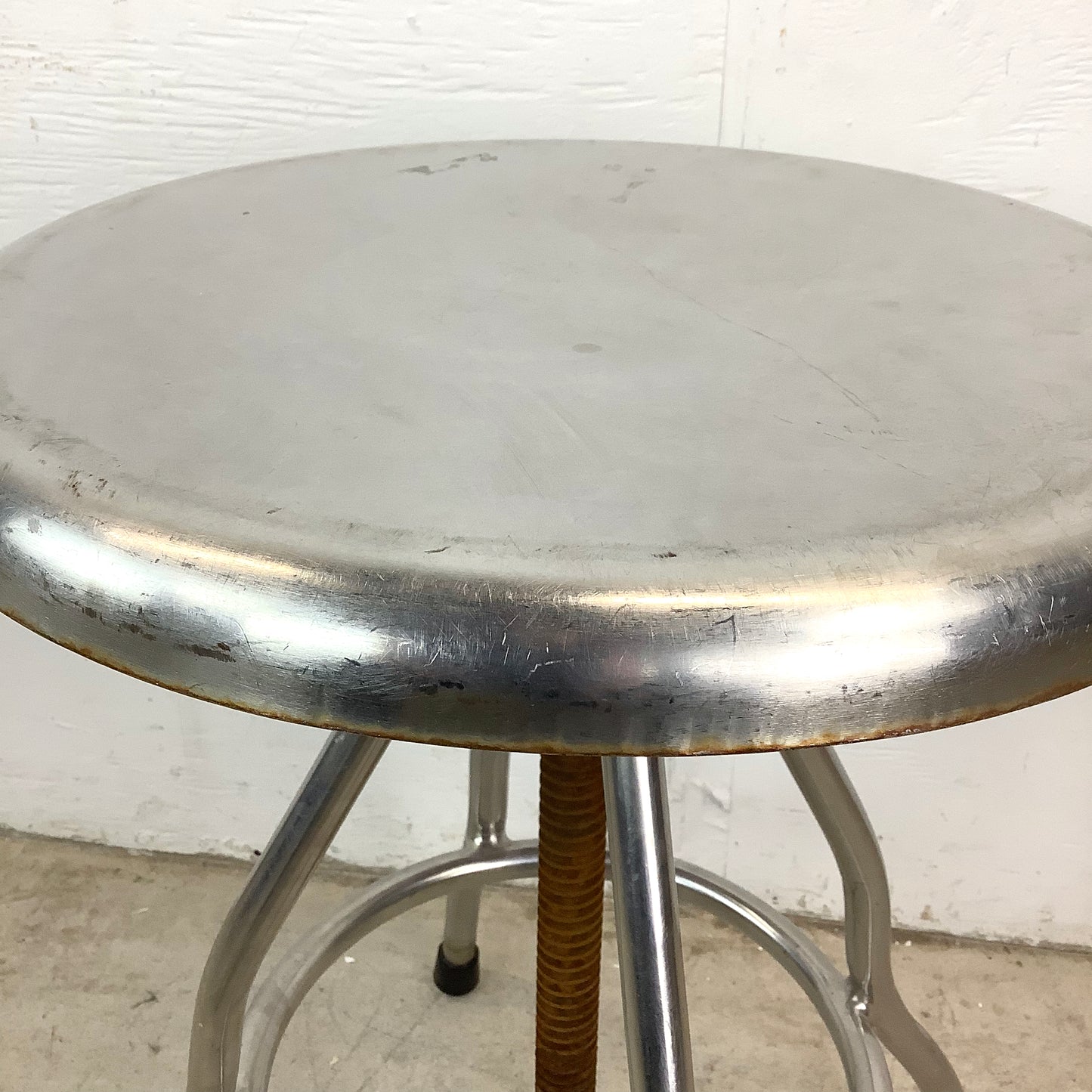 Industrial Modern Shop Stool With Adjustable Height
