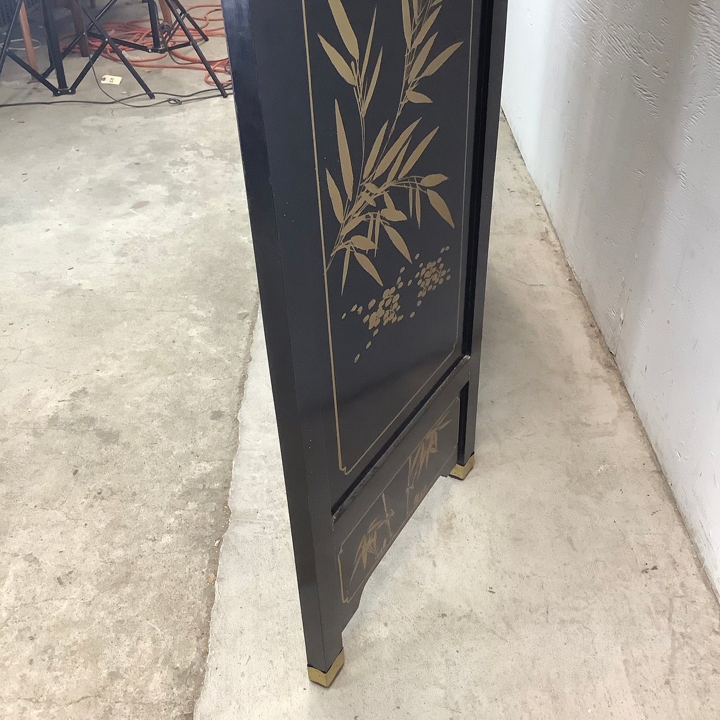 Vintage Hand-Painted Chinoiserie Lacquer Folding Screen