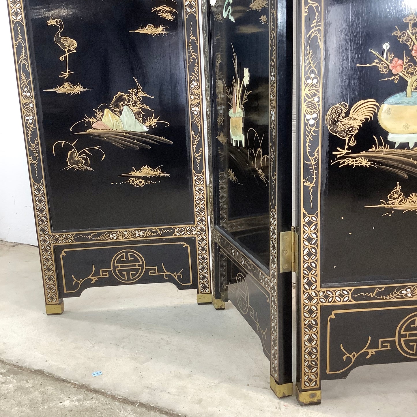 Vintage Hand-Painted Chinoiserie Lacquer Folding Screen