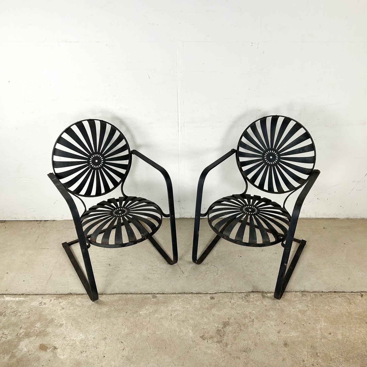 Pair of Vintage Black Cantilever Patio Chairs – French Modern Style Attributed to François Carré