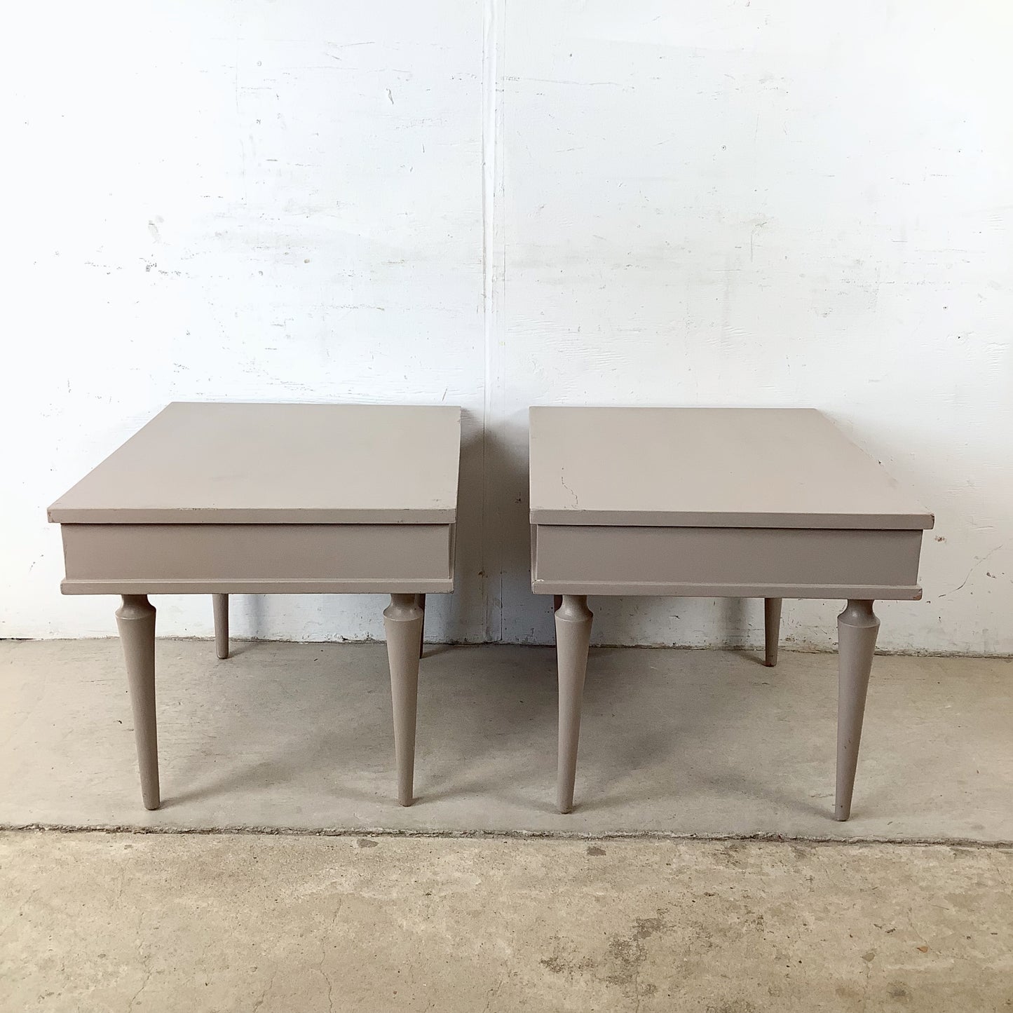 Painted Pair of Vintage American of Martinsville Nightstands