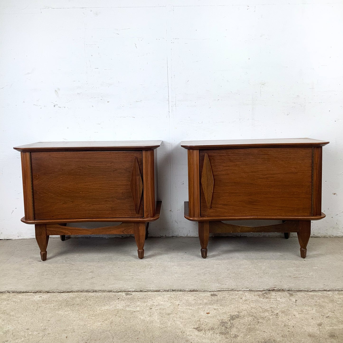 Vintage Mid-Century Walnut Nightstands with Sculpted Door Pulls – Pair