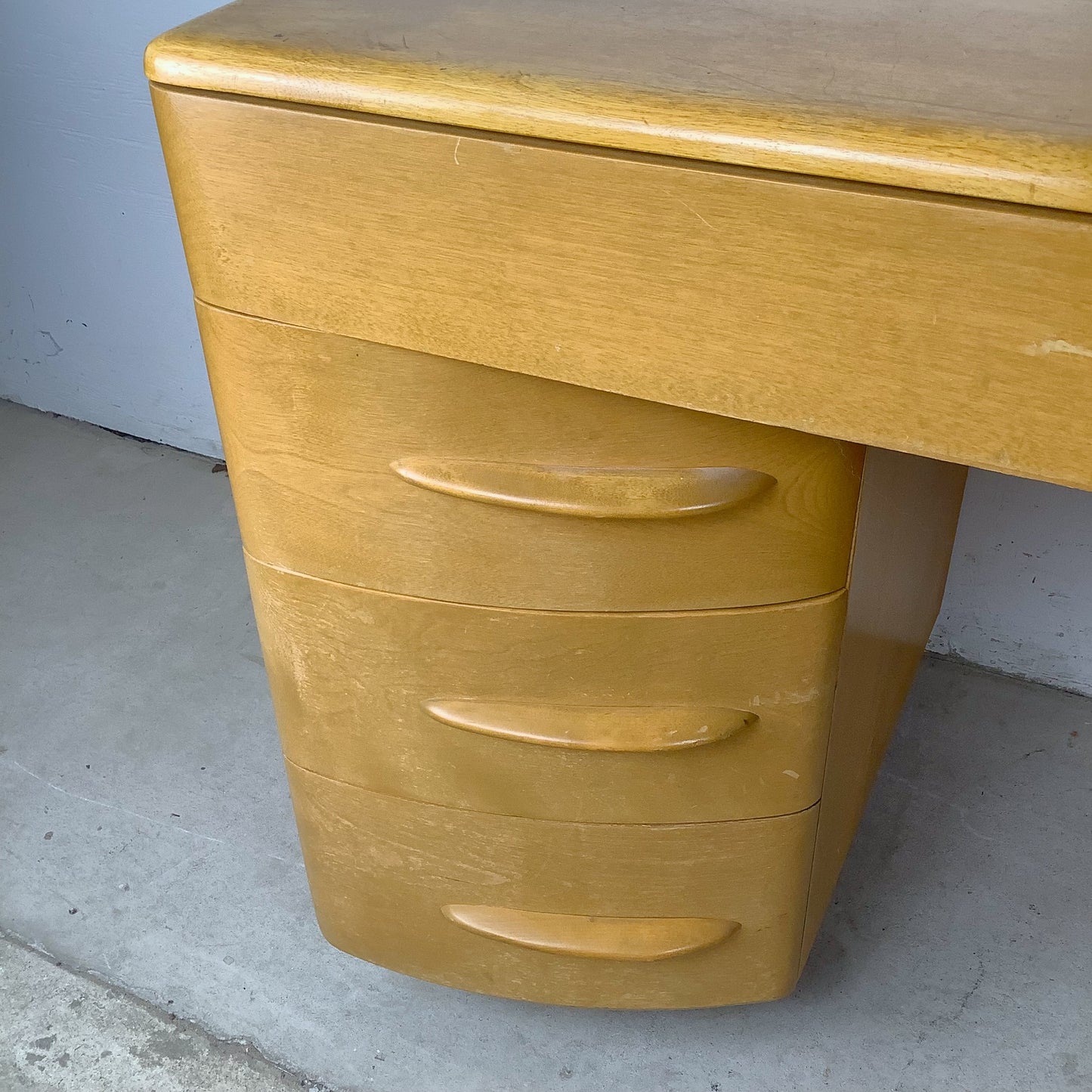 Heywood-Wakefield Wheat 6-Drawer Desk by Alexis de Sakhnoffsky