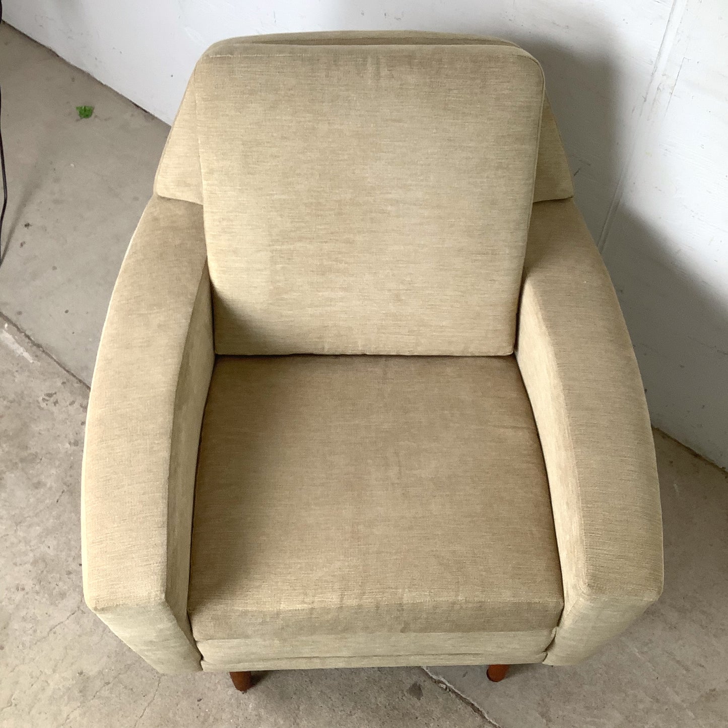 Scandinavian Modern Lounge Chair and Ottoman | Faceted Back