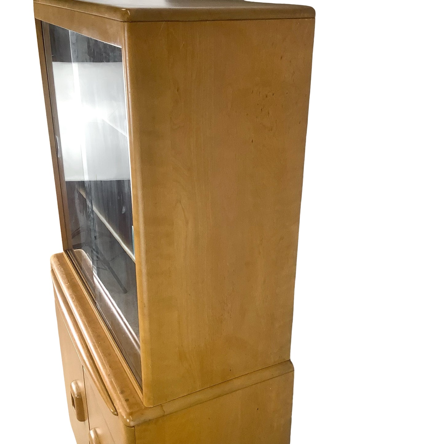 Vintage Heywood-Wakefield Wheat Display Cabinet | Mid-Century Modern