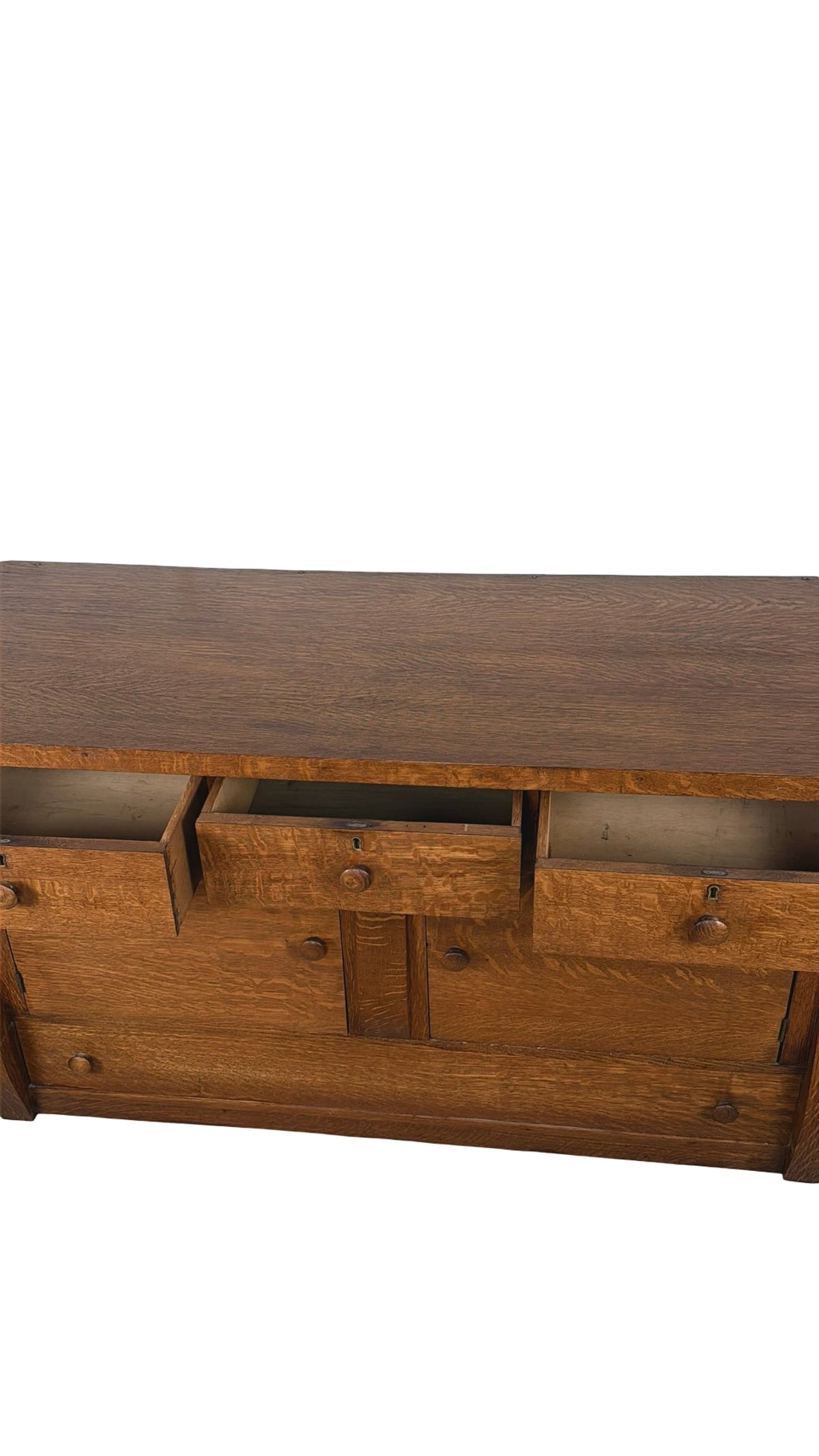 Antique Quarter-Sawn Oak Sideboard – Early 1900s American Arts &amp; Crafts Buffet