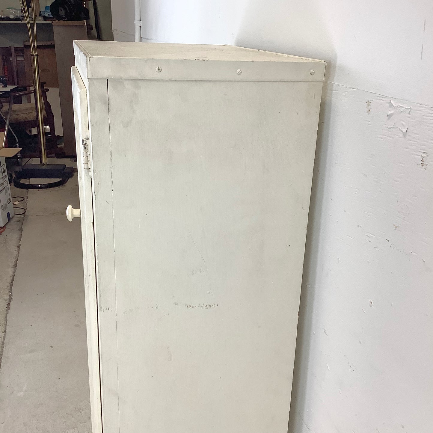 Antique Linen Cabinet With Shelves