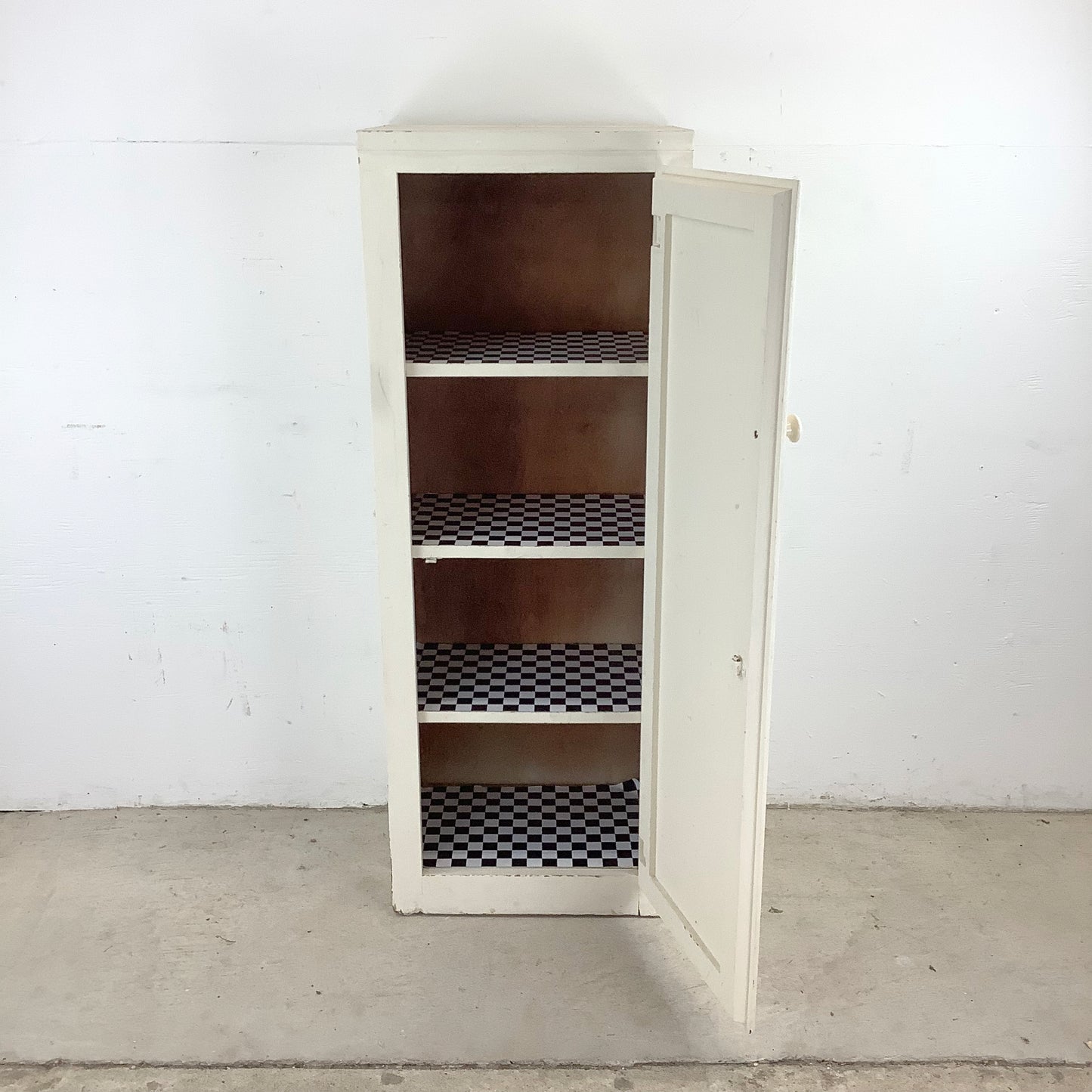 Antique Linen Cabinet With Shelves