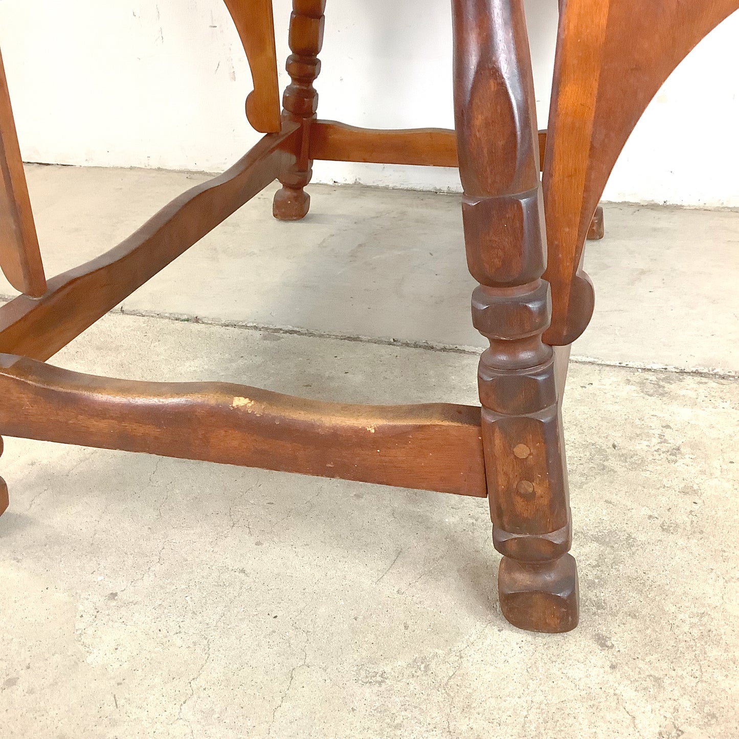 Cushman Colonial Creations Maple Dining Table — Classic American Craftsmanship