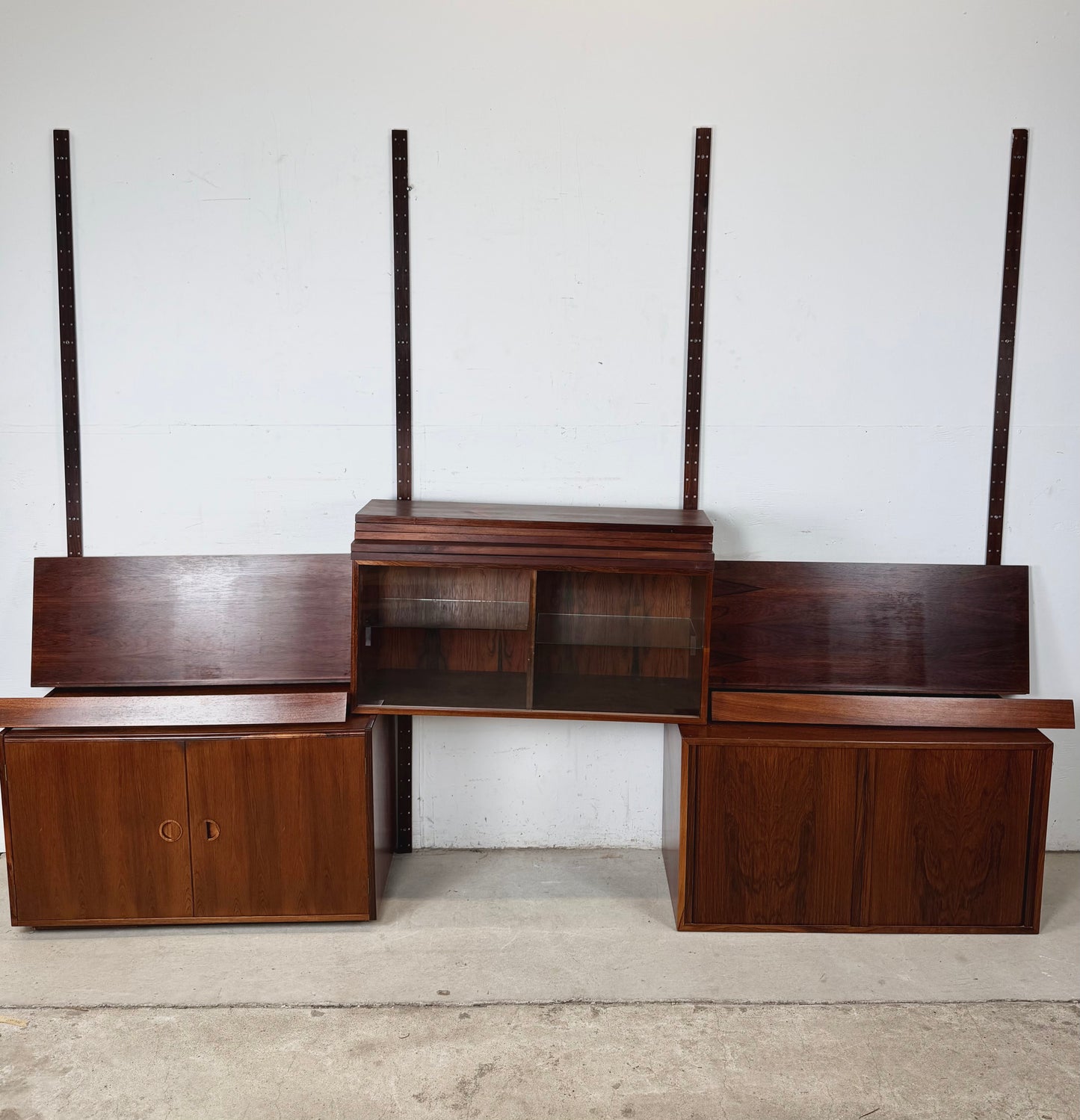 MCM Rosewood Three-Bay Modular Wall Unit, HG Systemi— Denmark, Cado Style