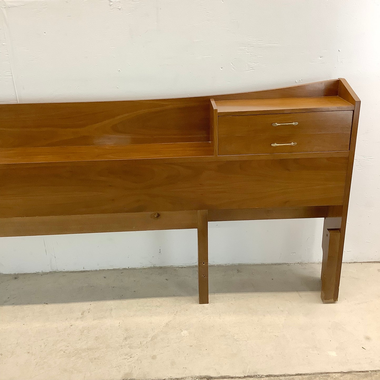 Mid-Century Modern Headboard With Built-In Nightstands