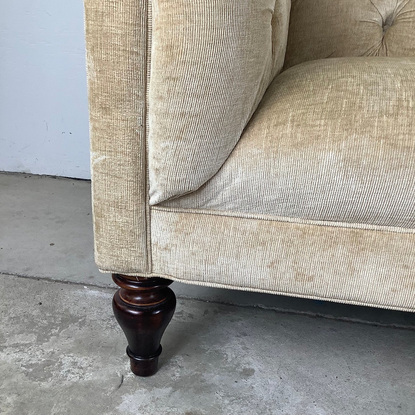 Contemporary Modern Chesterfield Sofa
