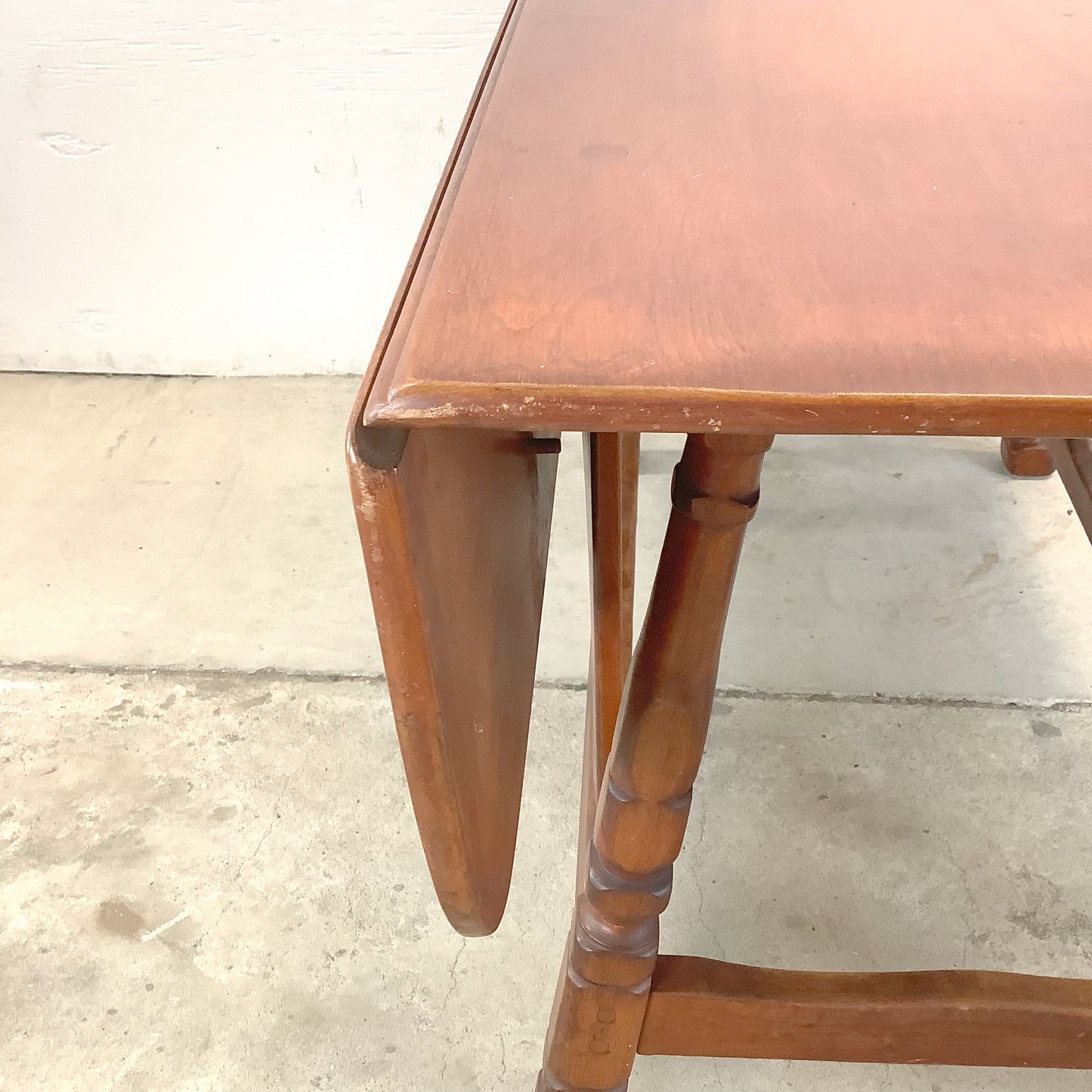 Cushman Colonial Creations Maple Dining Table — Classic American Craftsmanship