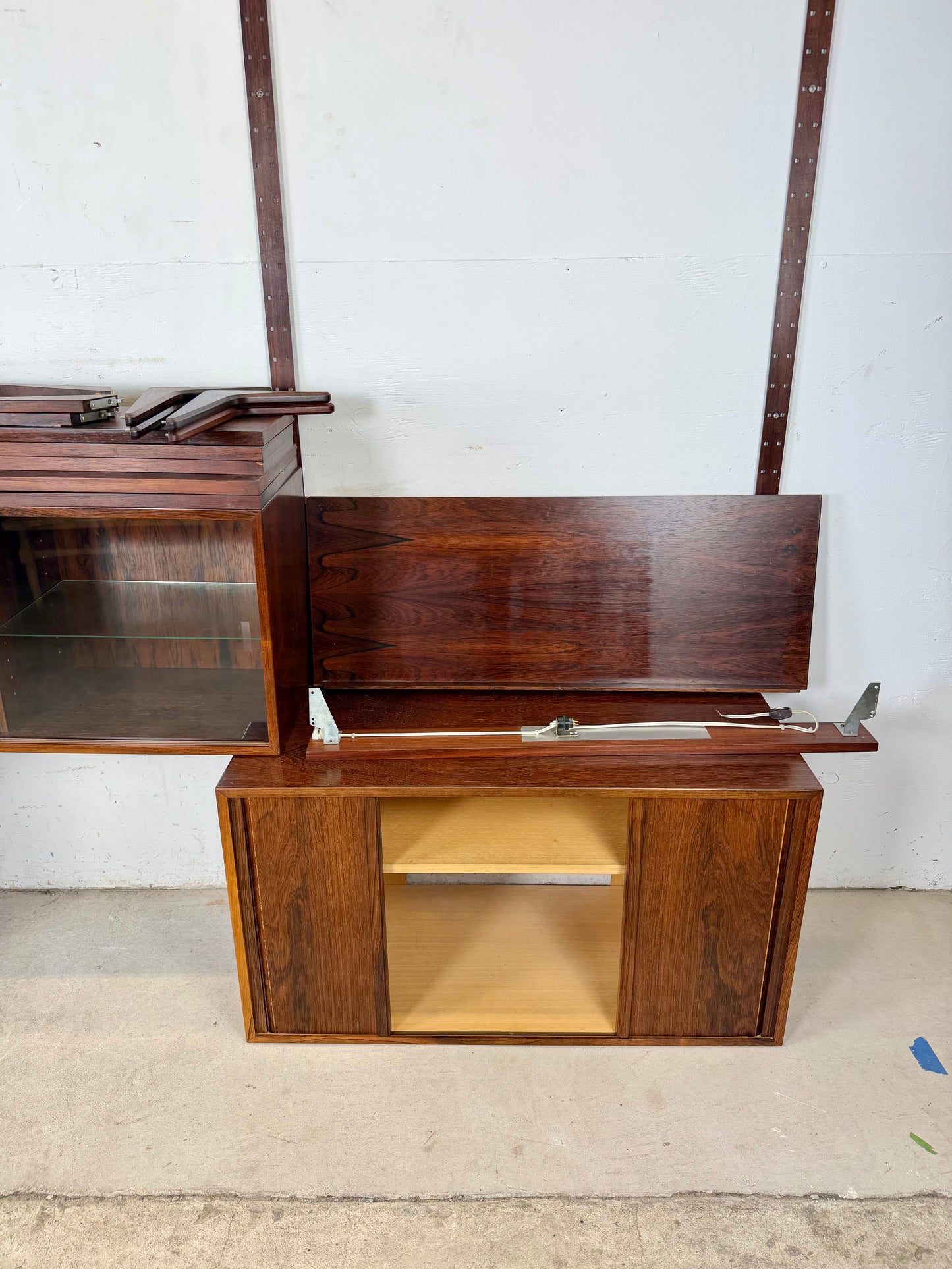 MCM Rosewood Three-Bay Modular Wall Unit, HG Systemi— Denmark, Cado Style