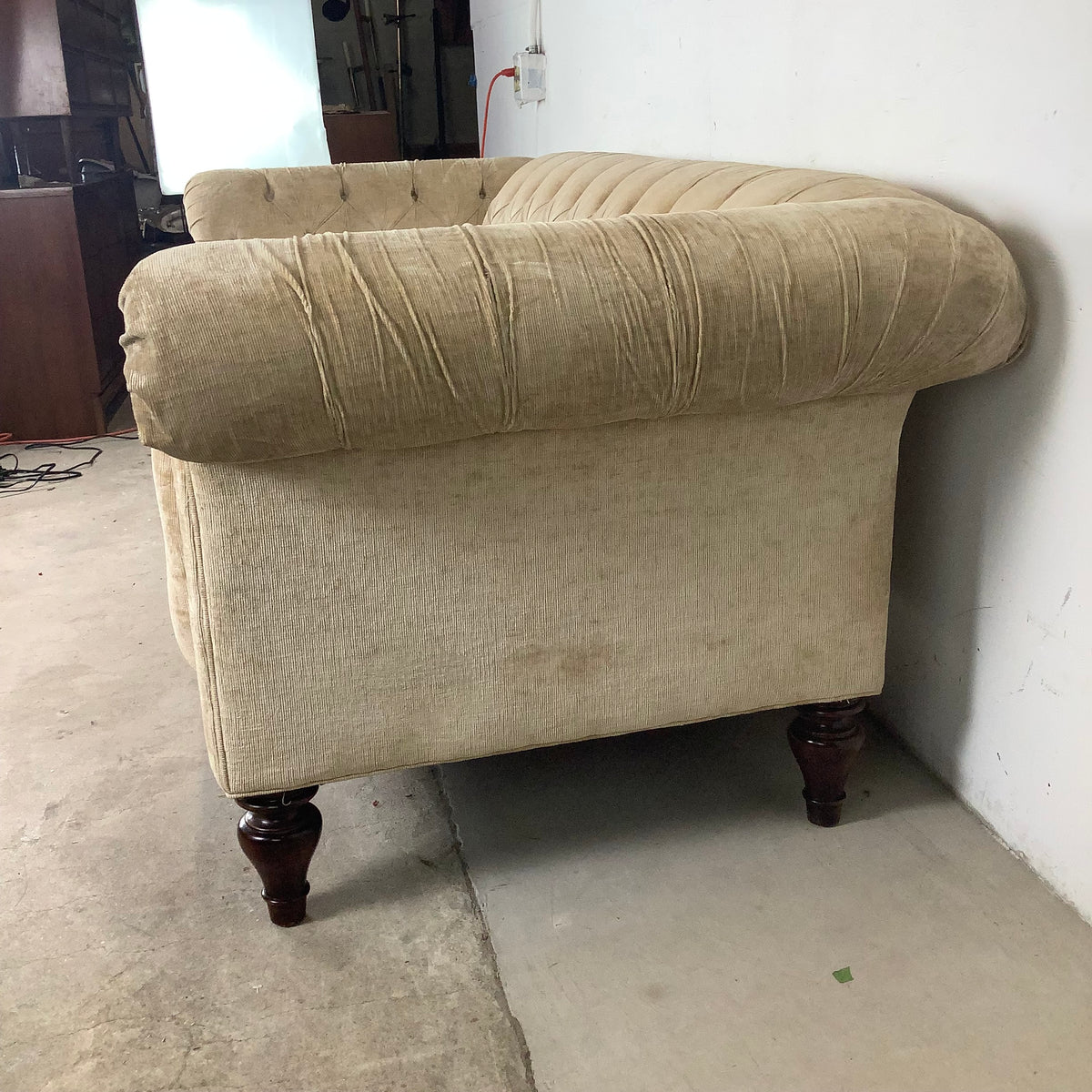 Contemporary Modern Chesterfield Sofa