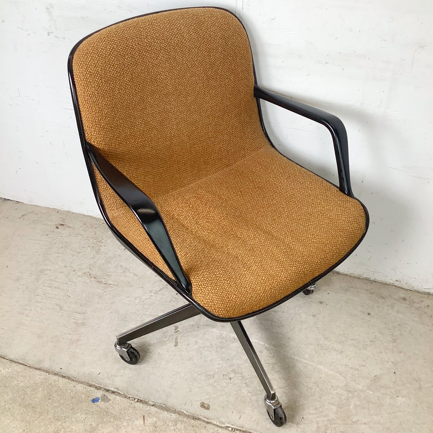 Vintage Steelcase 454 Series Task Chair — 1970s, Original Caramel Boucle, USA