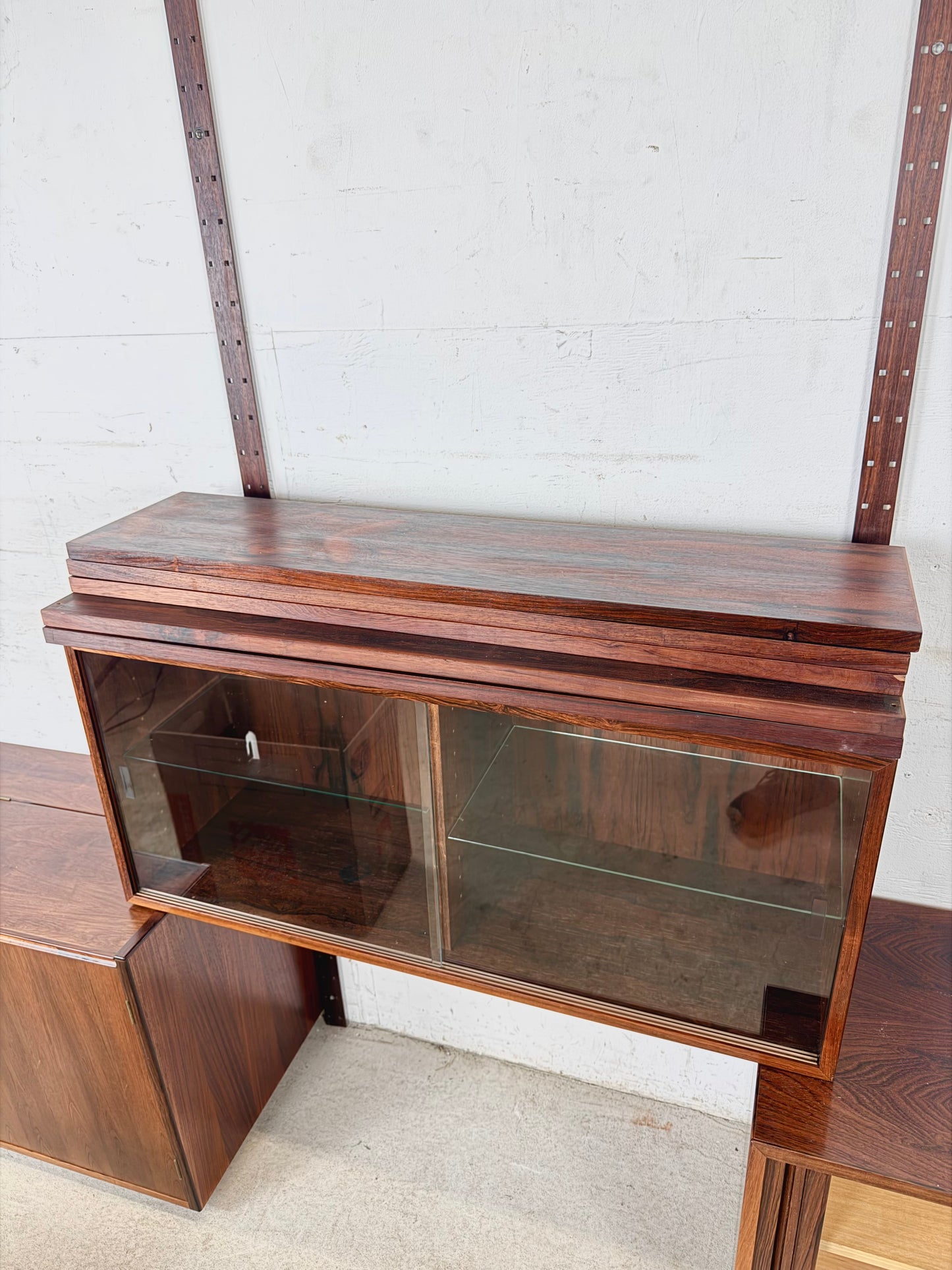 MCM Rosewood Three-Bay Modular Wall Unit, HG Systemi— Denmark, Cado Style