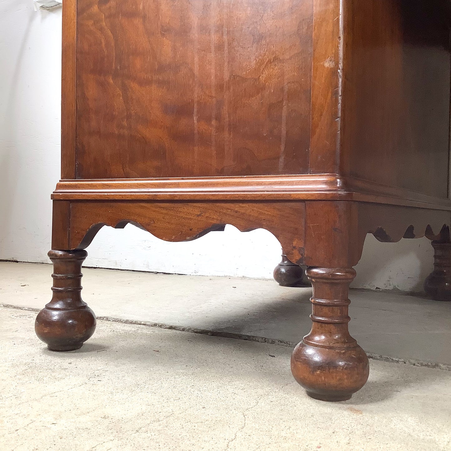 Antique Queen Anne Revival Kneehole Pedestal Desk | Burl Walnut | Brass Bail Pulls | Bun Feet |c. 20th C