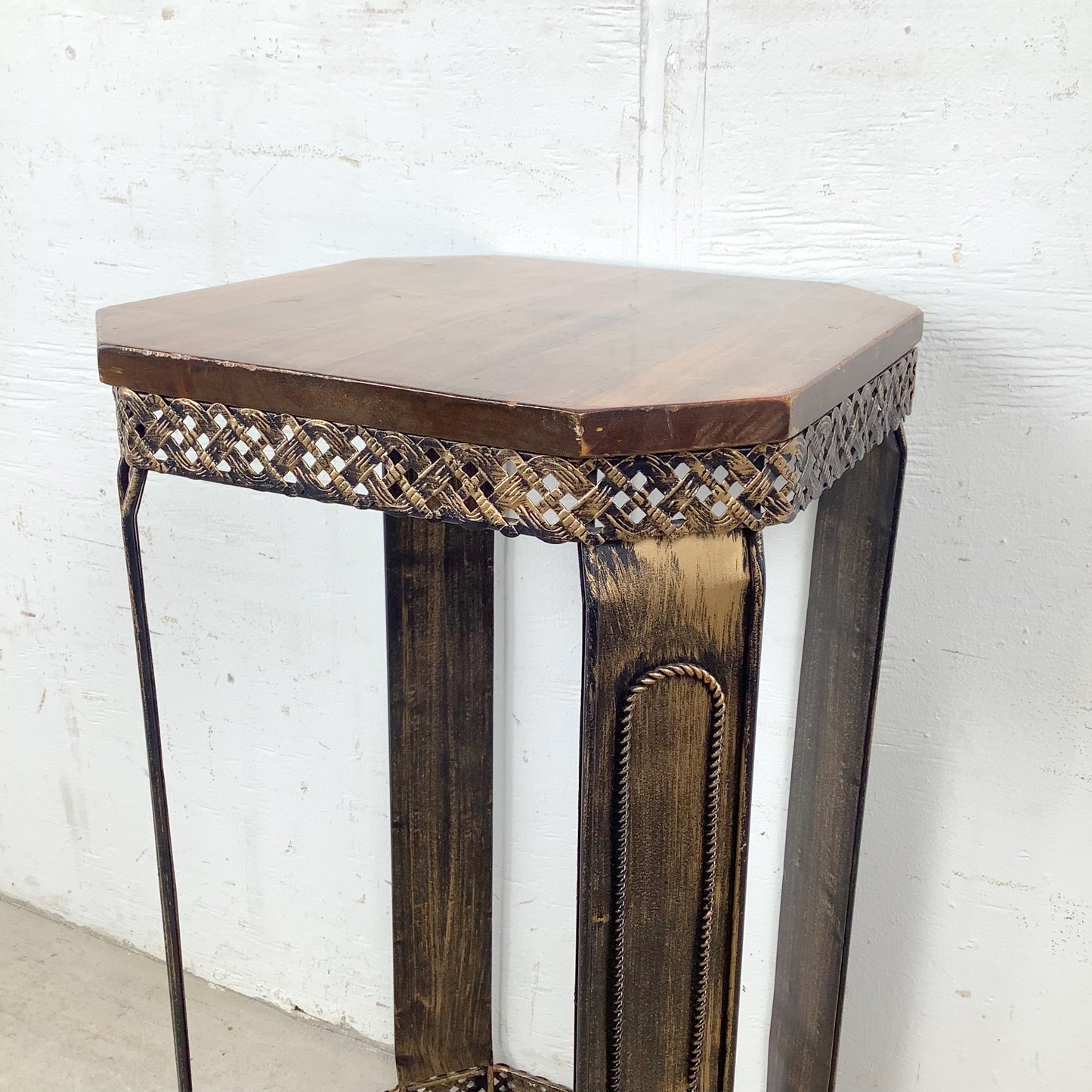 Boho Pedestal Table with Open Metal Structure