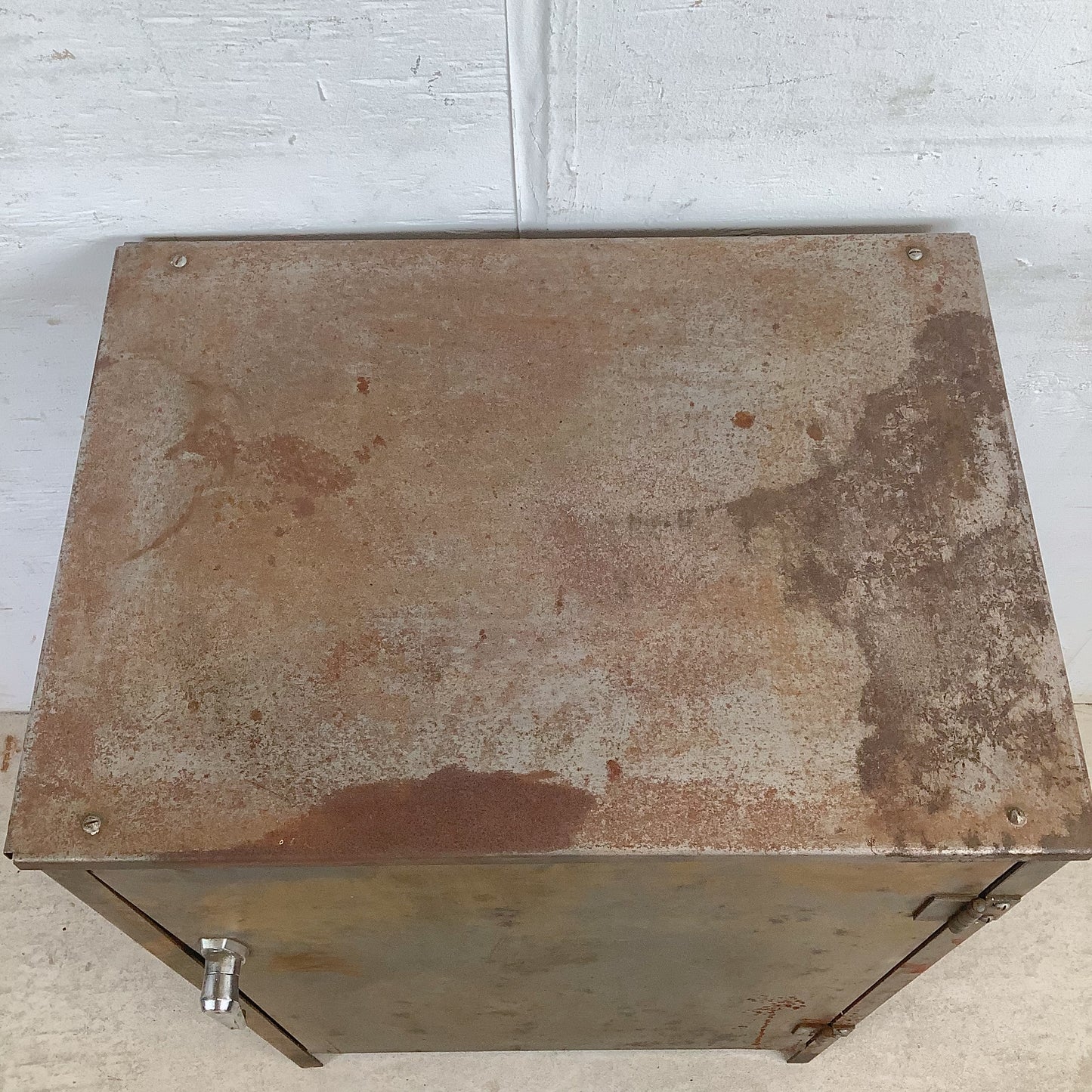 Industrial Modern Metal Shelving Cabinet