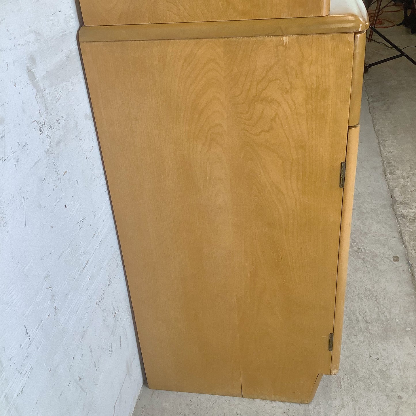 Heywood-Wakefield Wheat Display Hutch