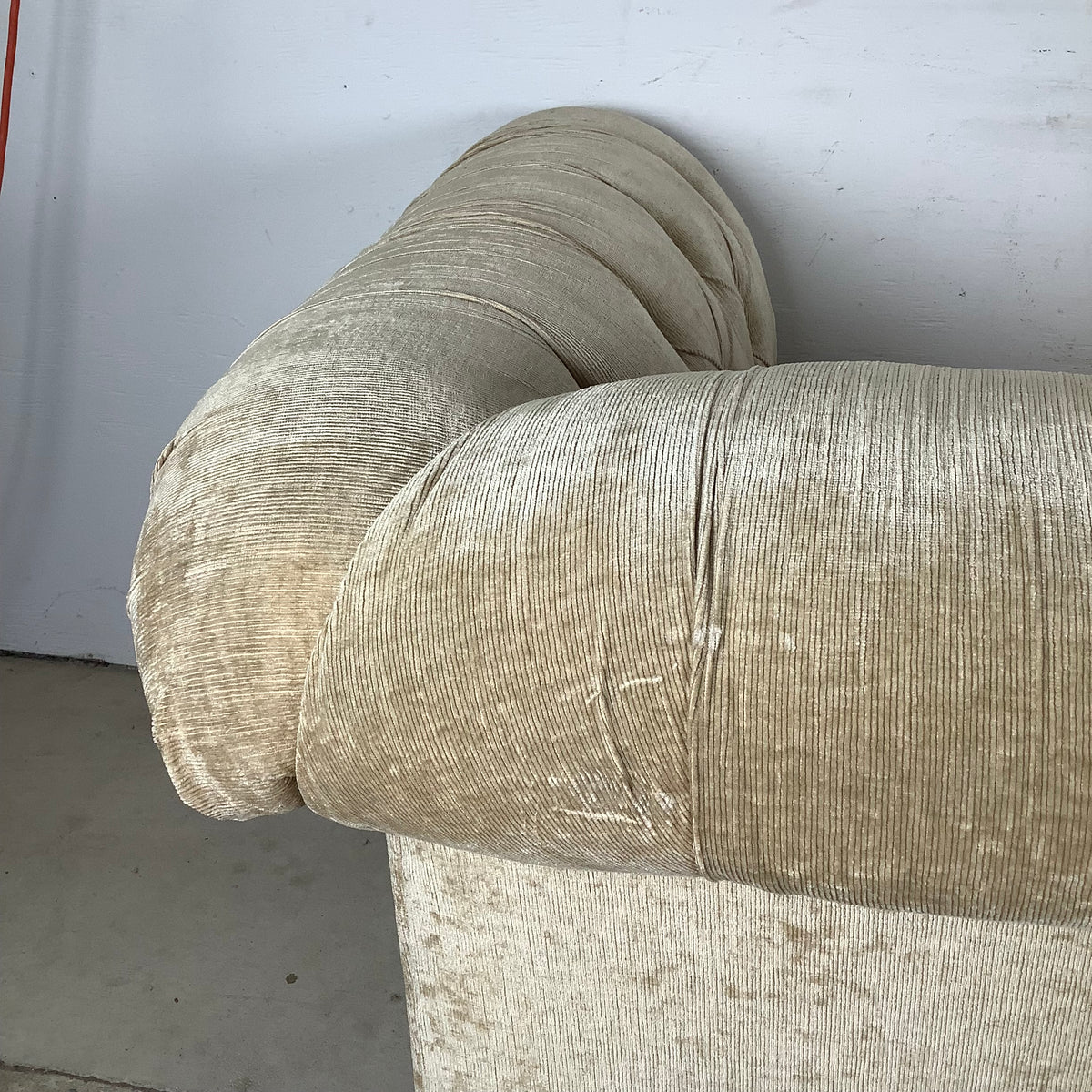 Contemporary Modern Chesterfield Sofa